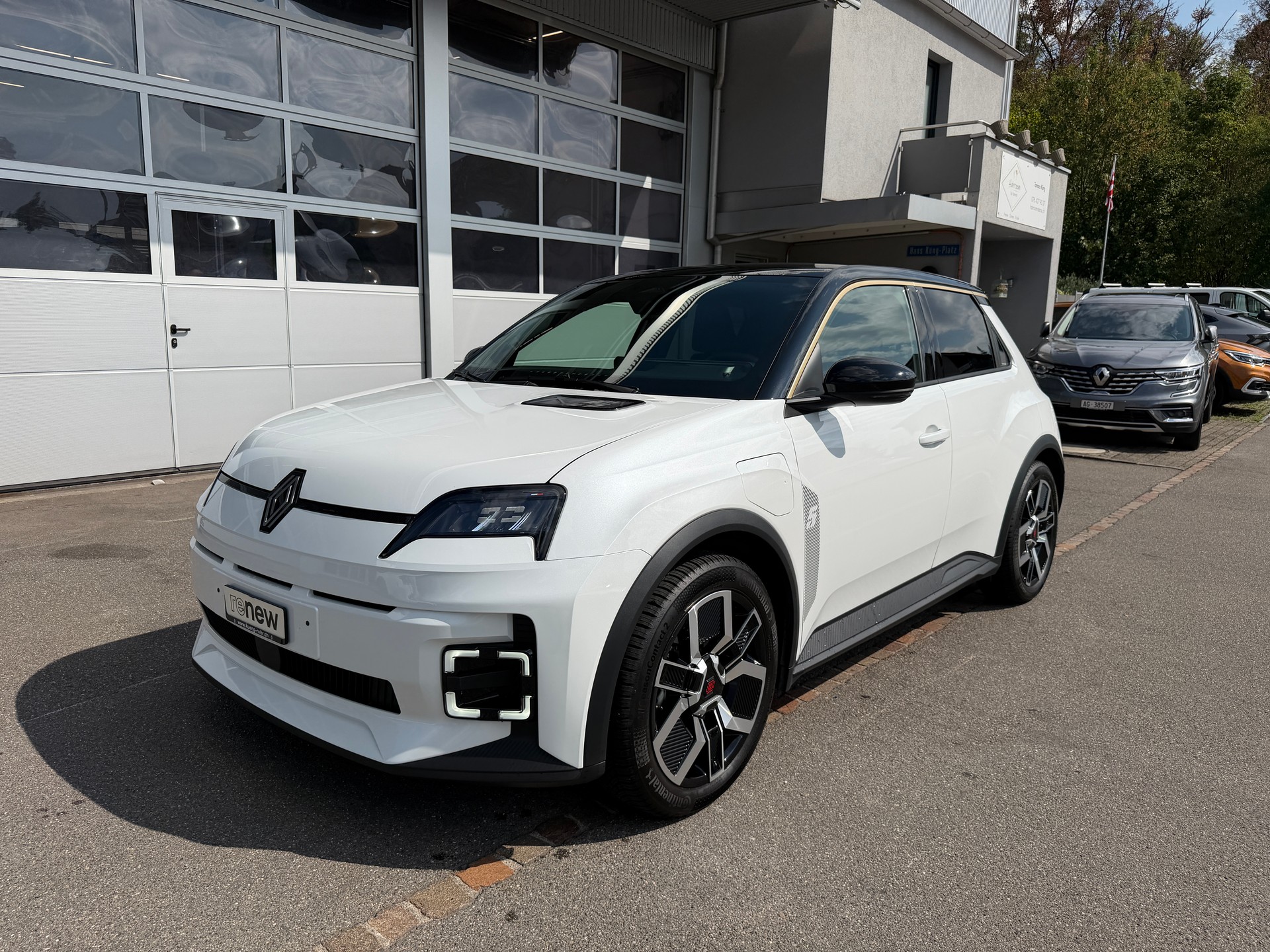 RENAULT R5 E-Tech Comfort Range techno-image-0