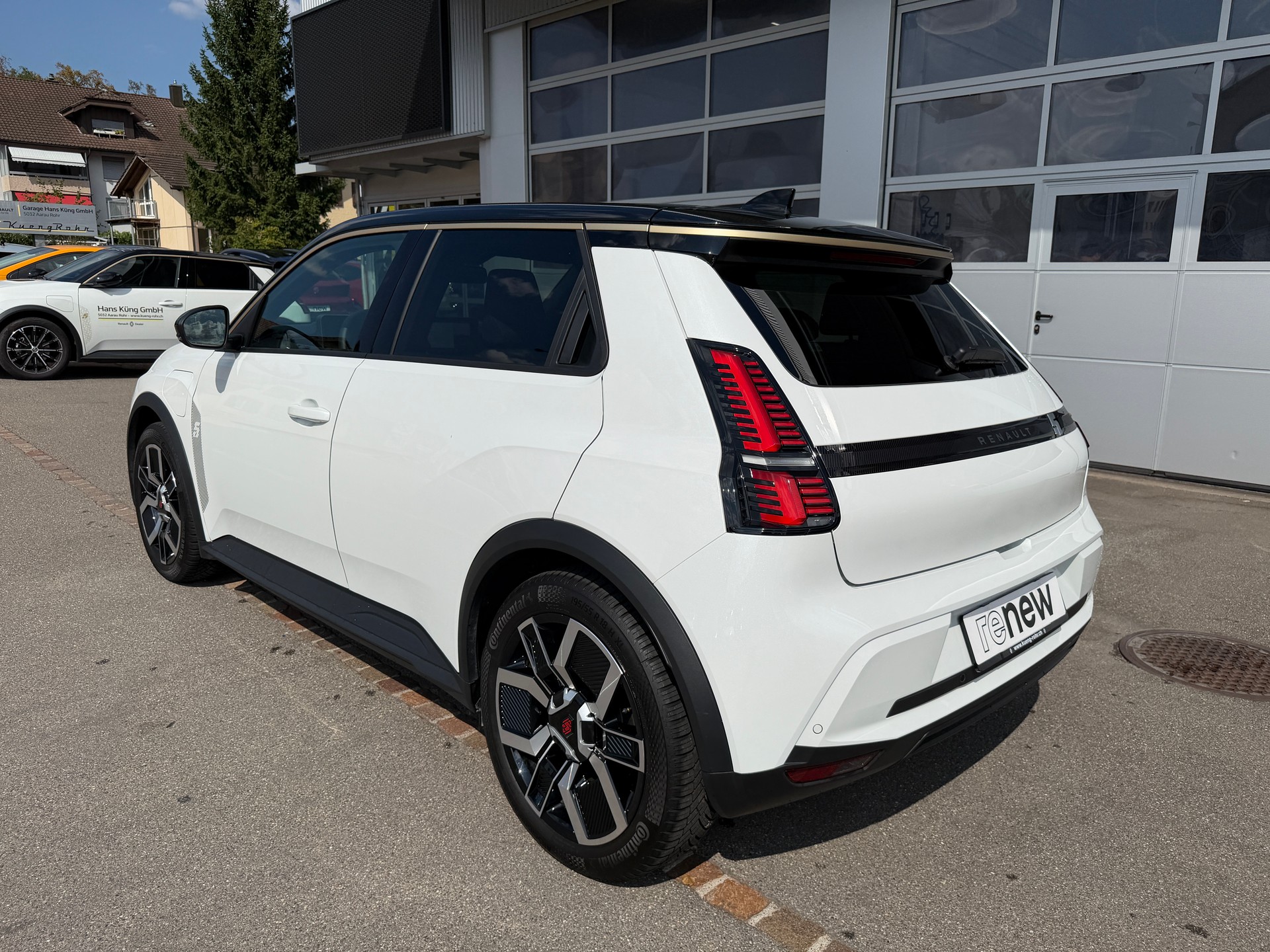 RENAULT R5 E-Tech Comfort Range techno-image-1