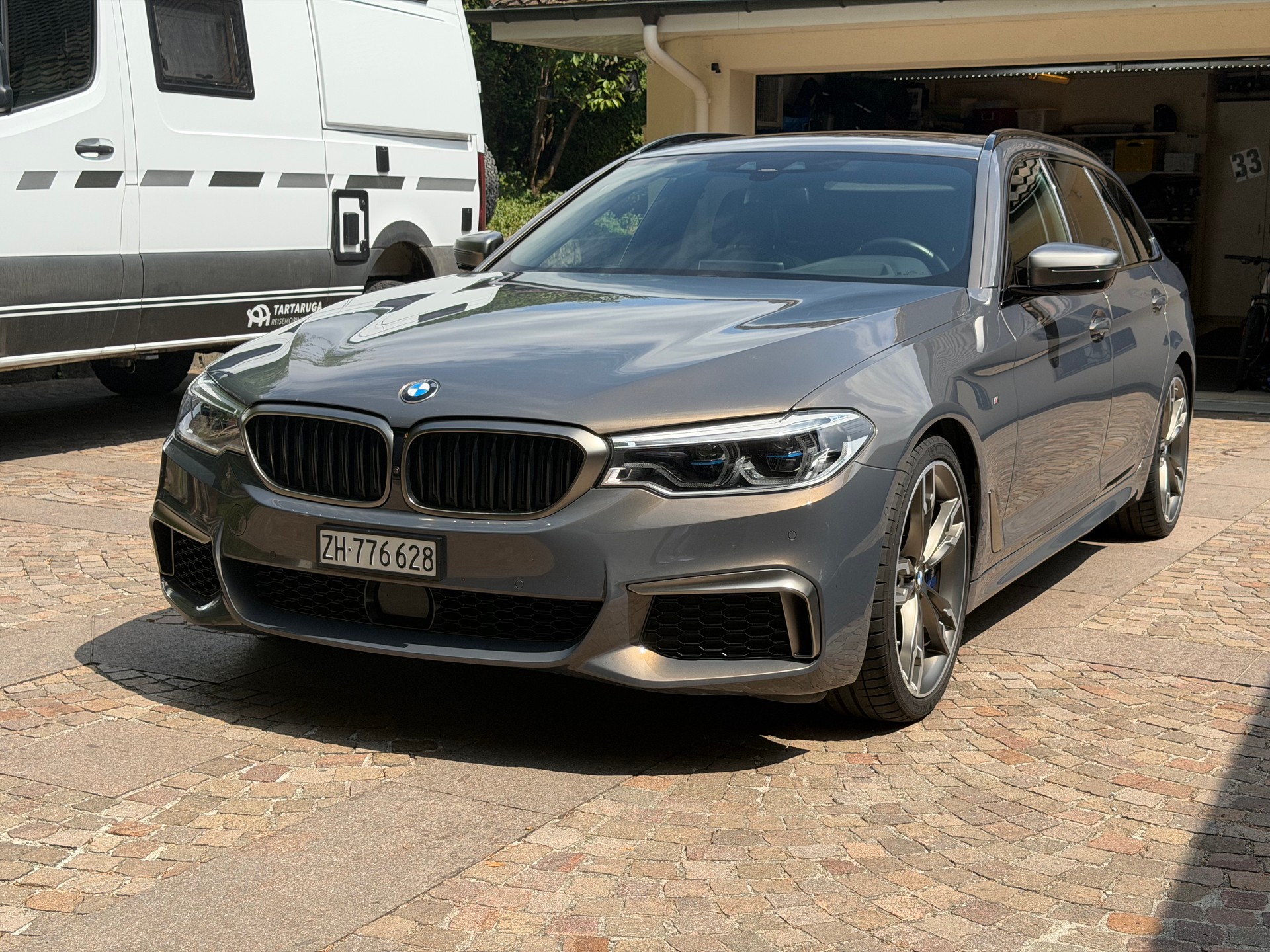 BMW BMW M550d xDrive Touring – 1. Hand – Individual – Laser – Pano – Standheizung – HUD-image-7