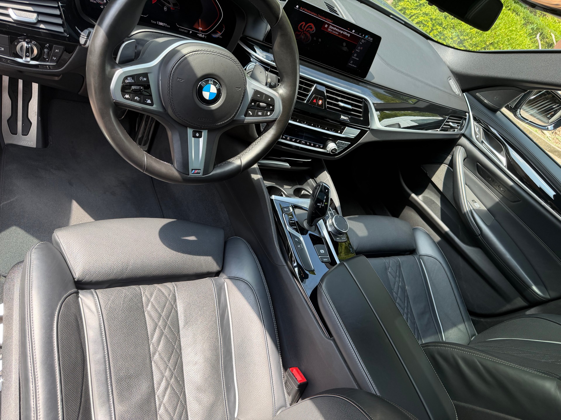 BMW BMW M550d xDrive Touring – 1. Hand – Individual – Laser – Pano – Standheizung – HUD-image-1