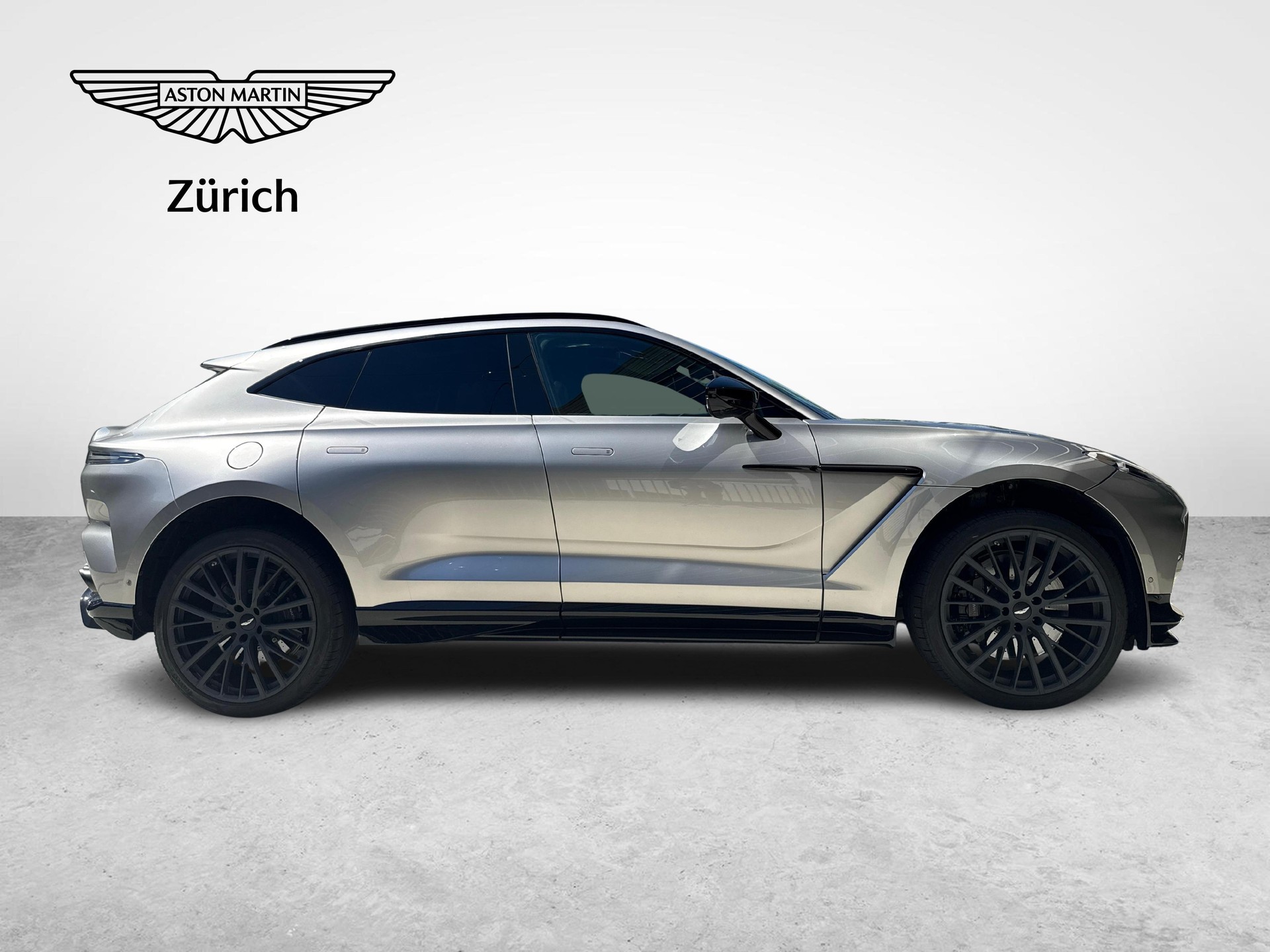 ASTON MARTIN DBX 707 4.0 V8 Bi-Turbo-image-5