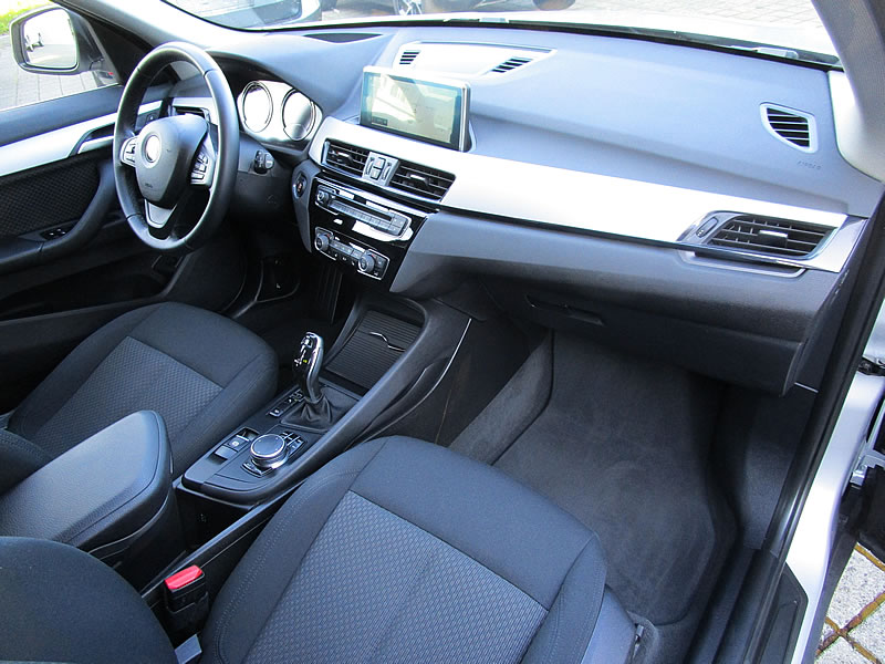 BMW X1 xDrive 20d Steptronic-image-12