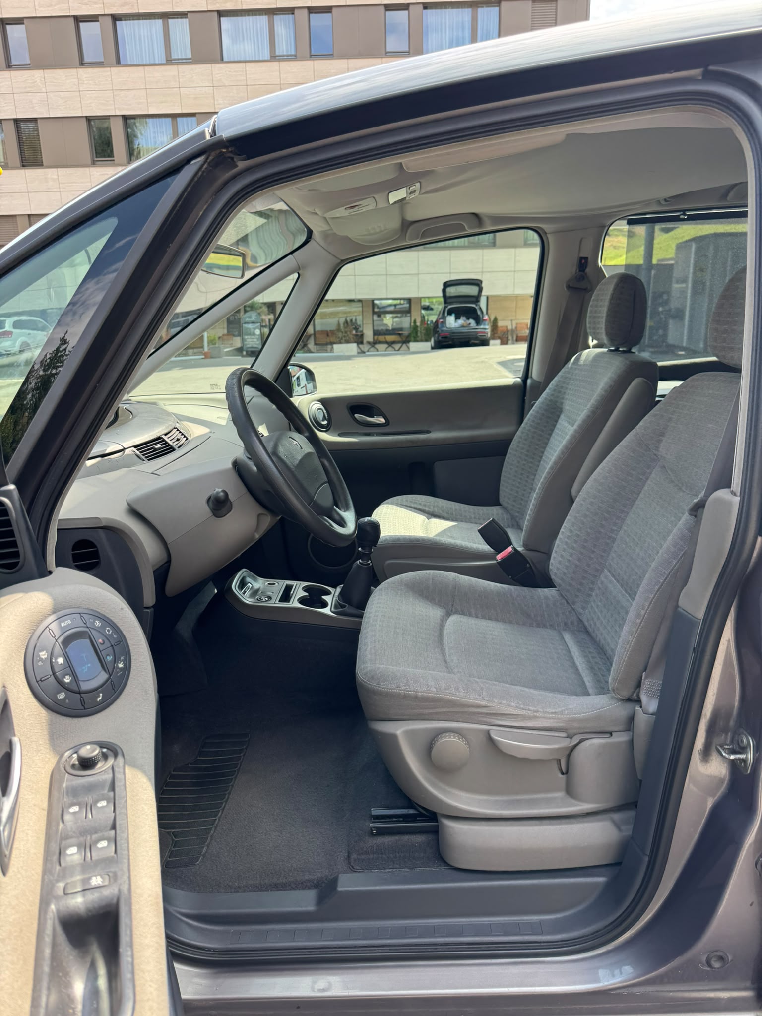RENAULT Espace 2.0 Turbo Authentique-image-9