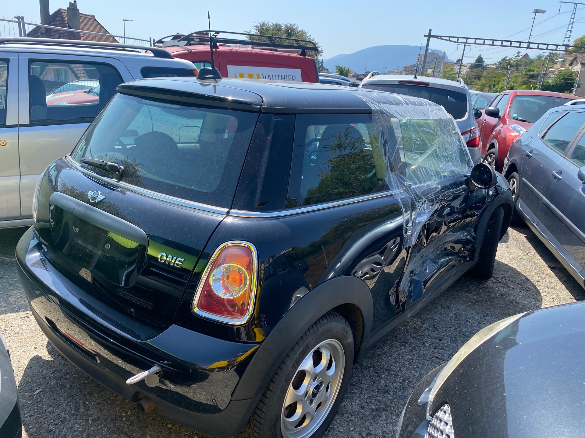 MINI One-image-2