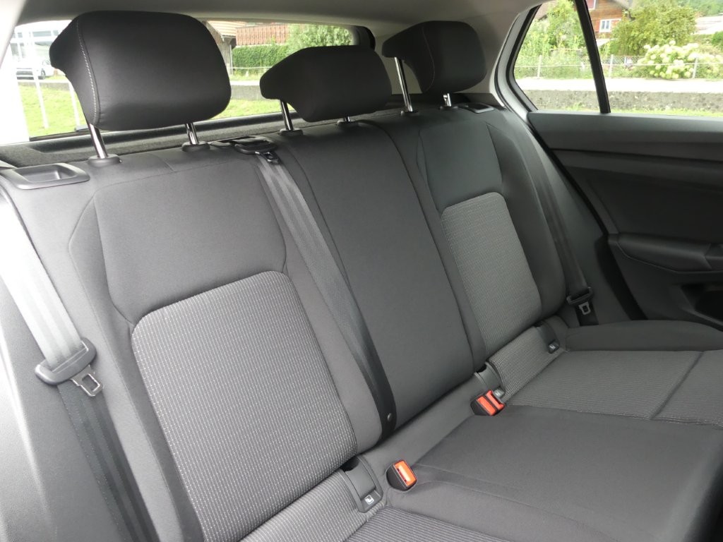 VW Golf 1.5 e TSI mHEV Value DSG-image-12