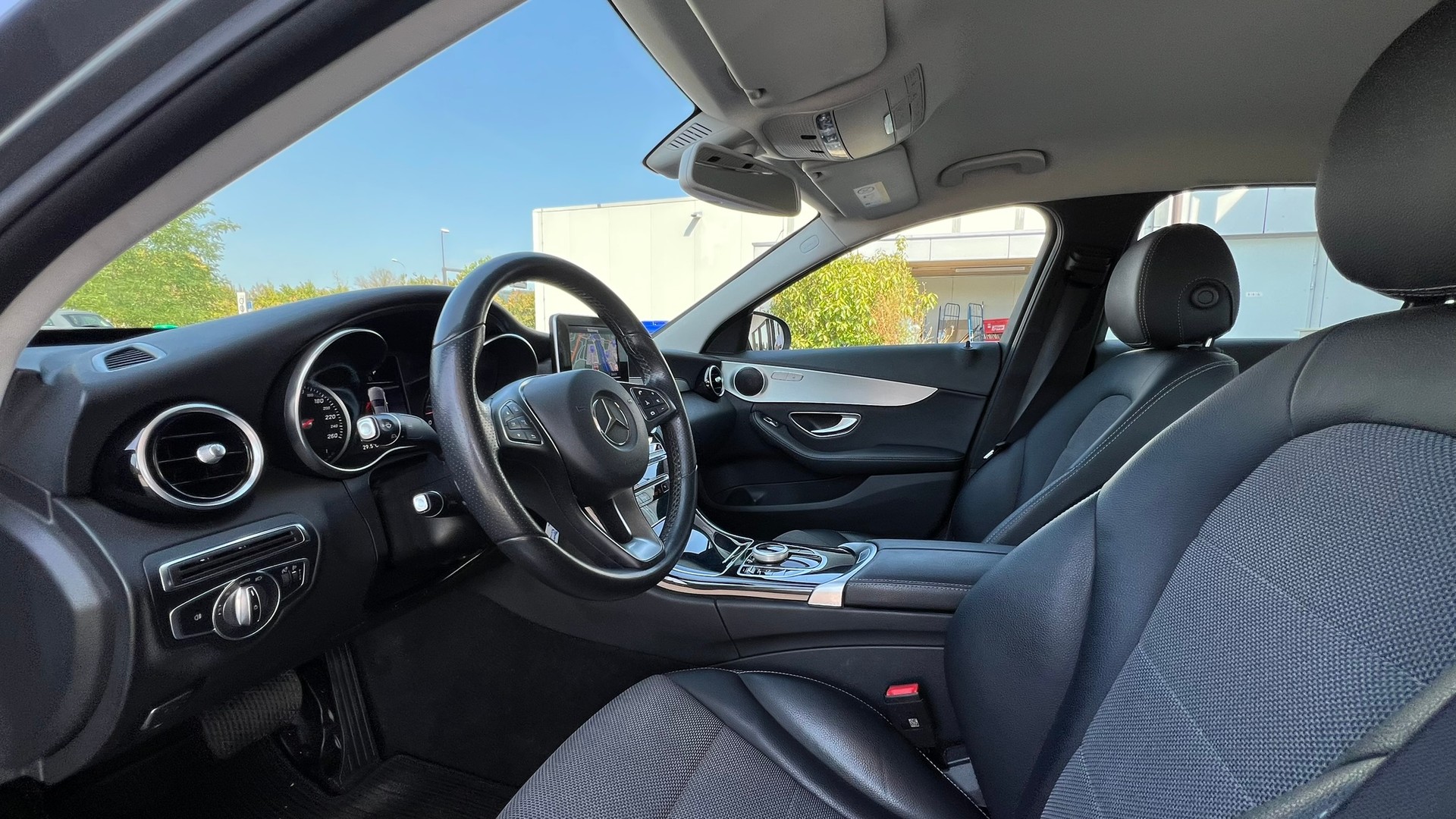 MERCEDES-BENZ C 200 AVANTGARDE 4MATIC 9G-TRONIC l 184 PS-image-25
