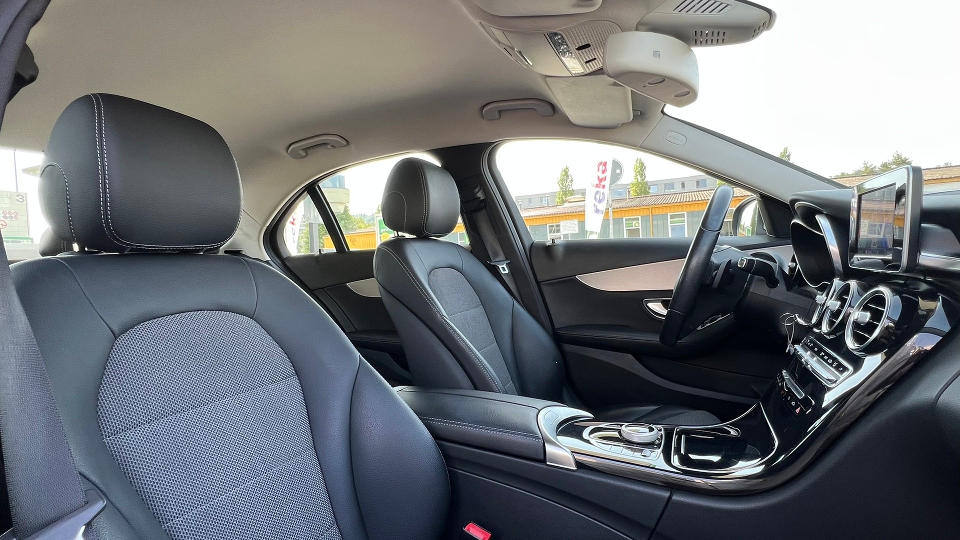 MERCEDES-BENZ C 200 AVANTGARDE 4MATIC 9G-TRONIC l 184 PS-image-24