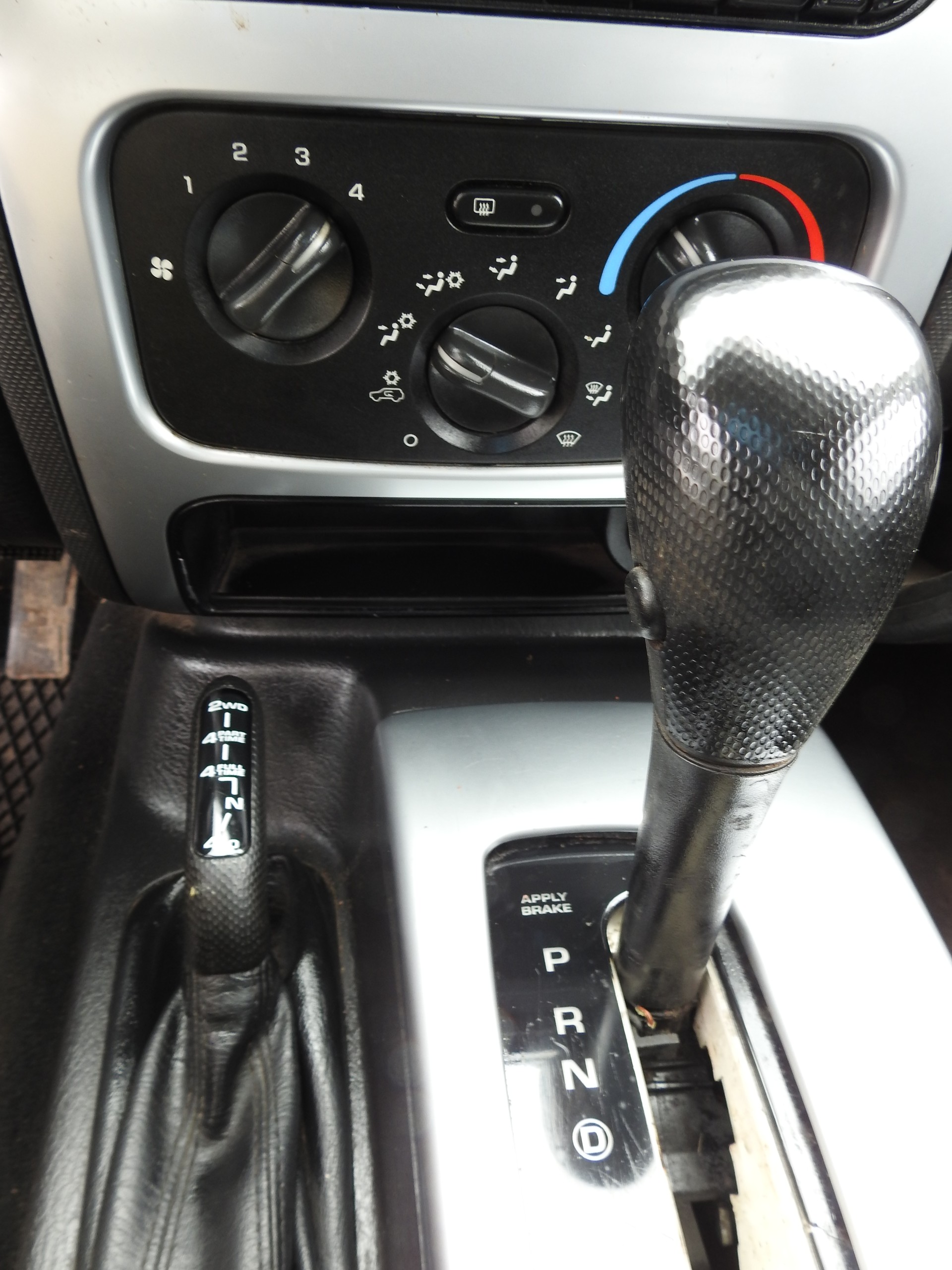 JEEP Cherokee 2.8 CRD Limited-image-23