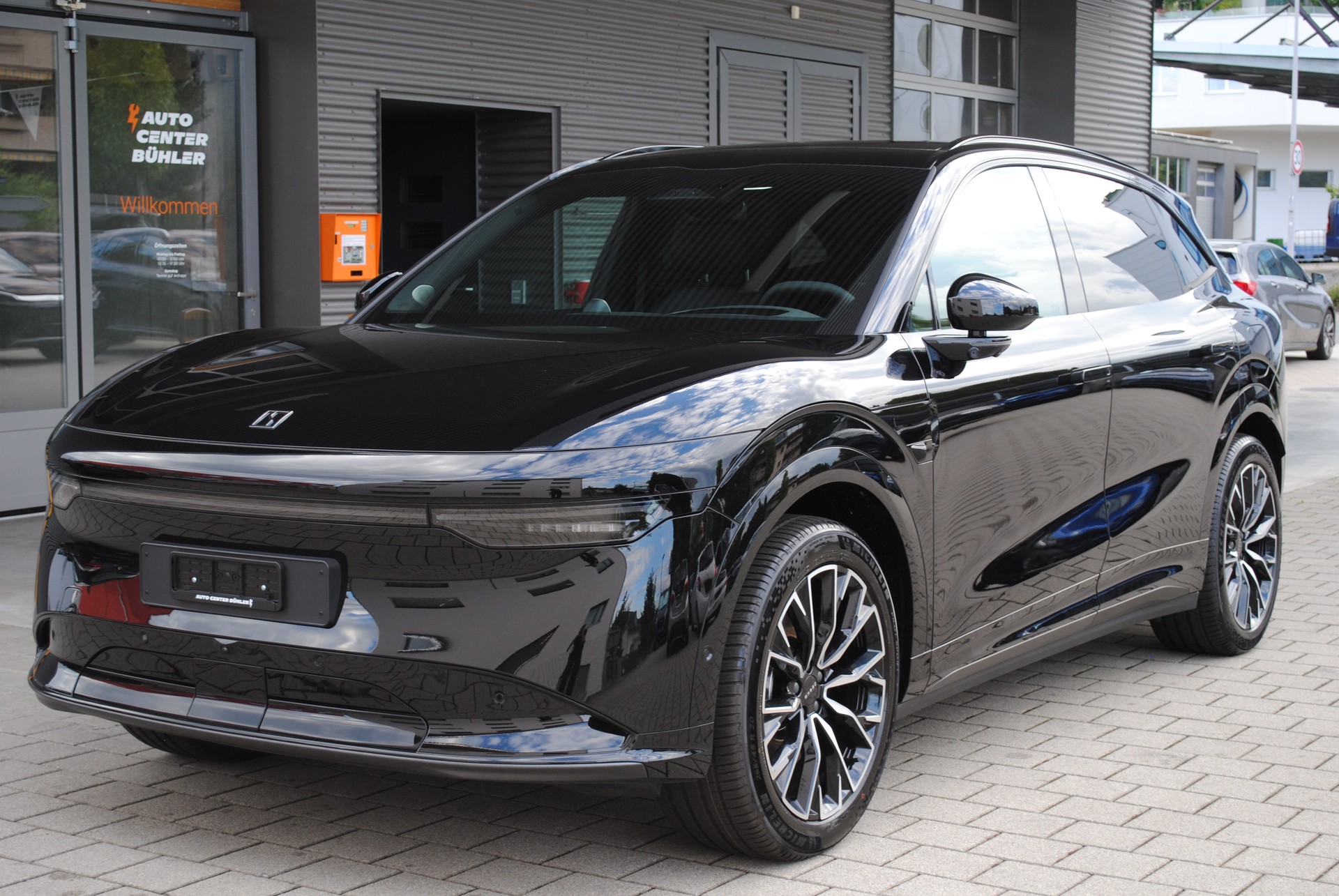 ZEEKR 7X 100kWh Long Range RWD-showroom-element-2