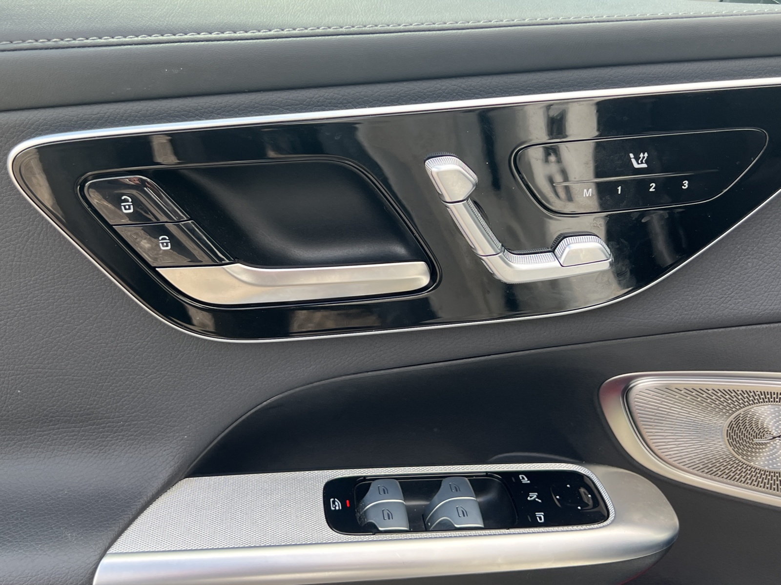 MERCEDES-BENZ GLC 220 d AMG Line 4matic-image-12