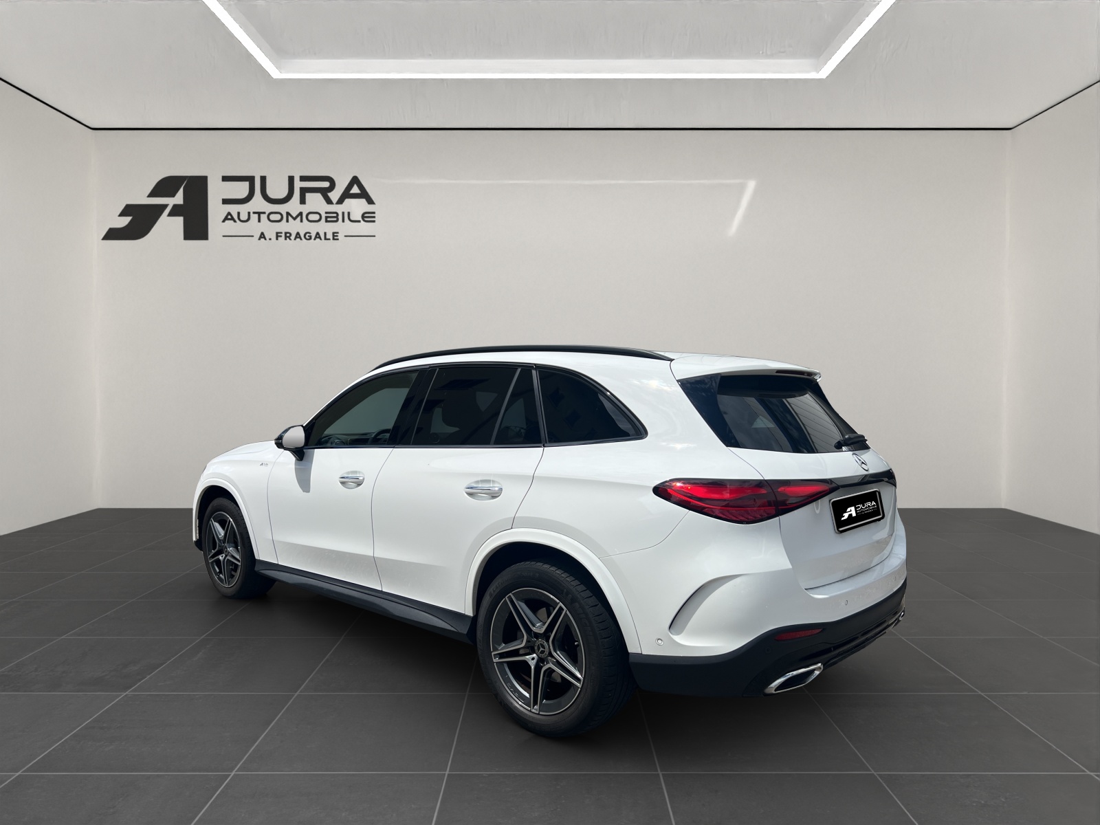 MERCEDES-BENZ GLC 220 d AMG Line 4matic-image-4