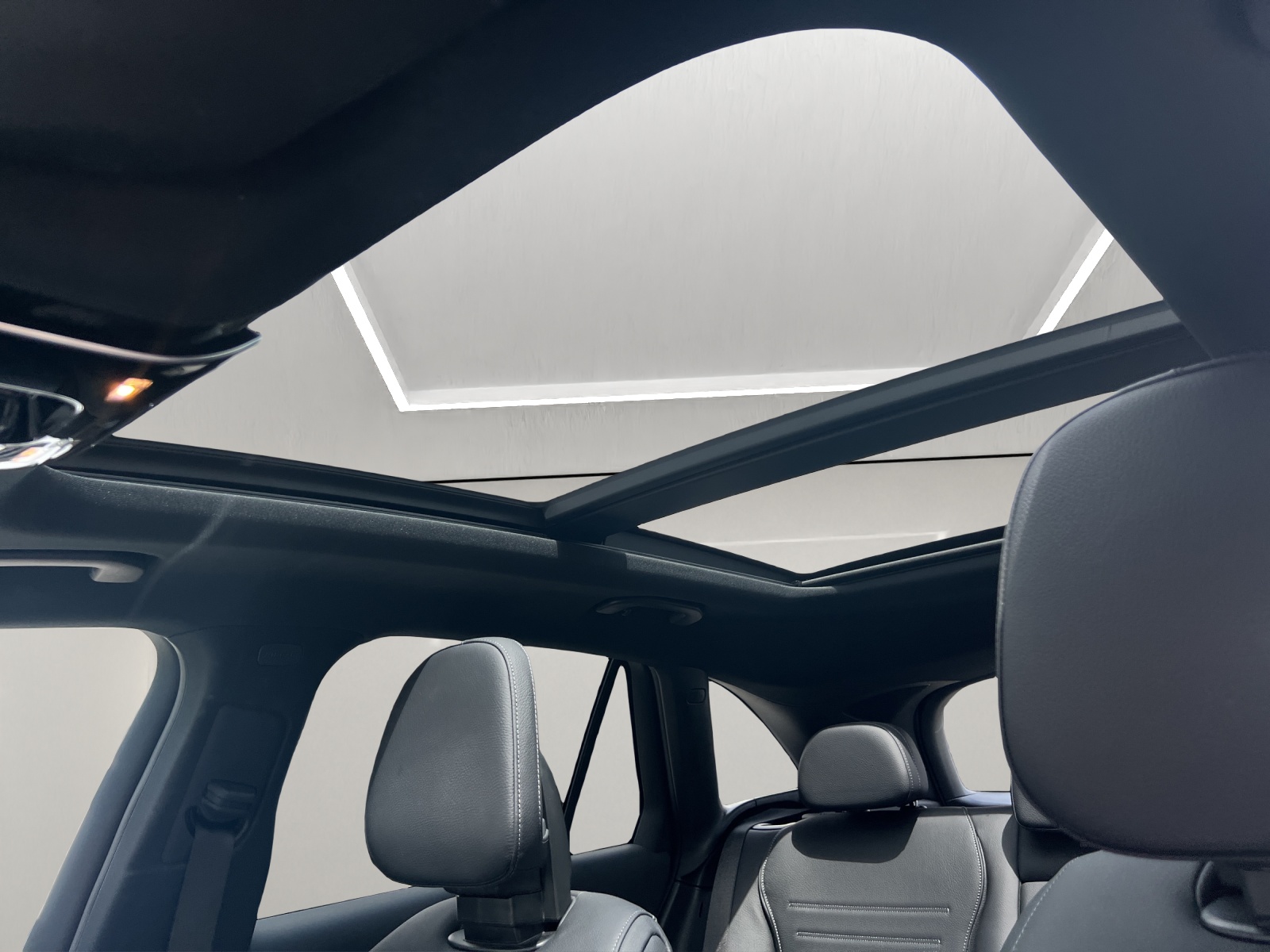 MERCEDES-BENZ GLC 220 d AMG Line 4matic-image-14