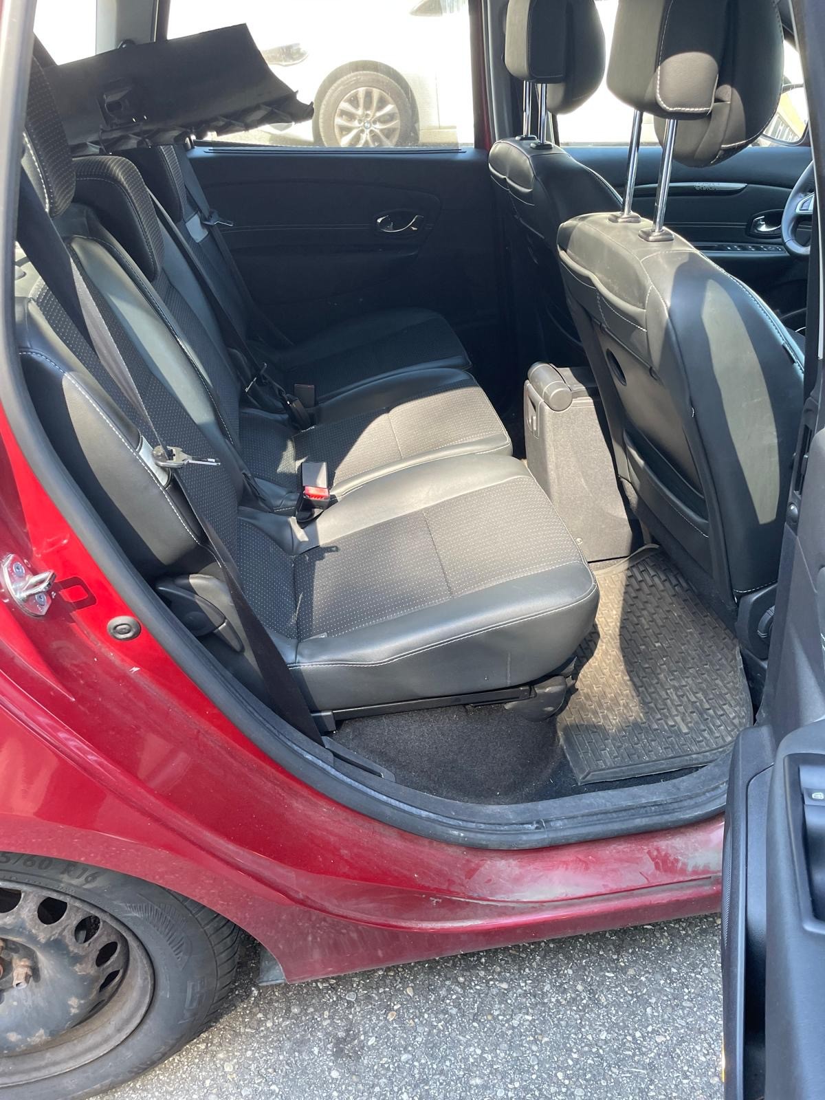 RENAULT Scénic 1.4 16V Turbo Privilège-image-6
