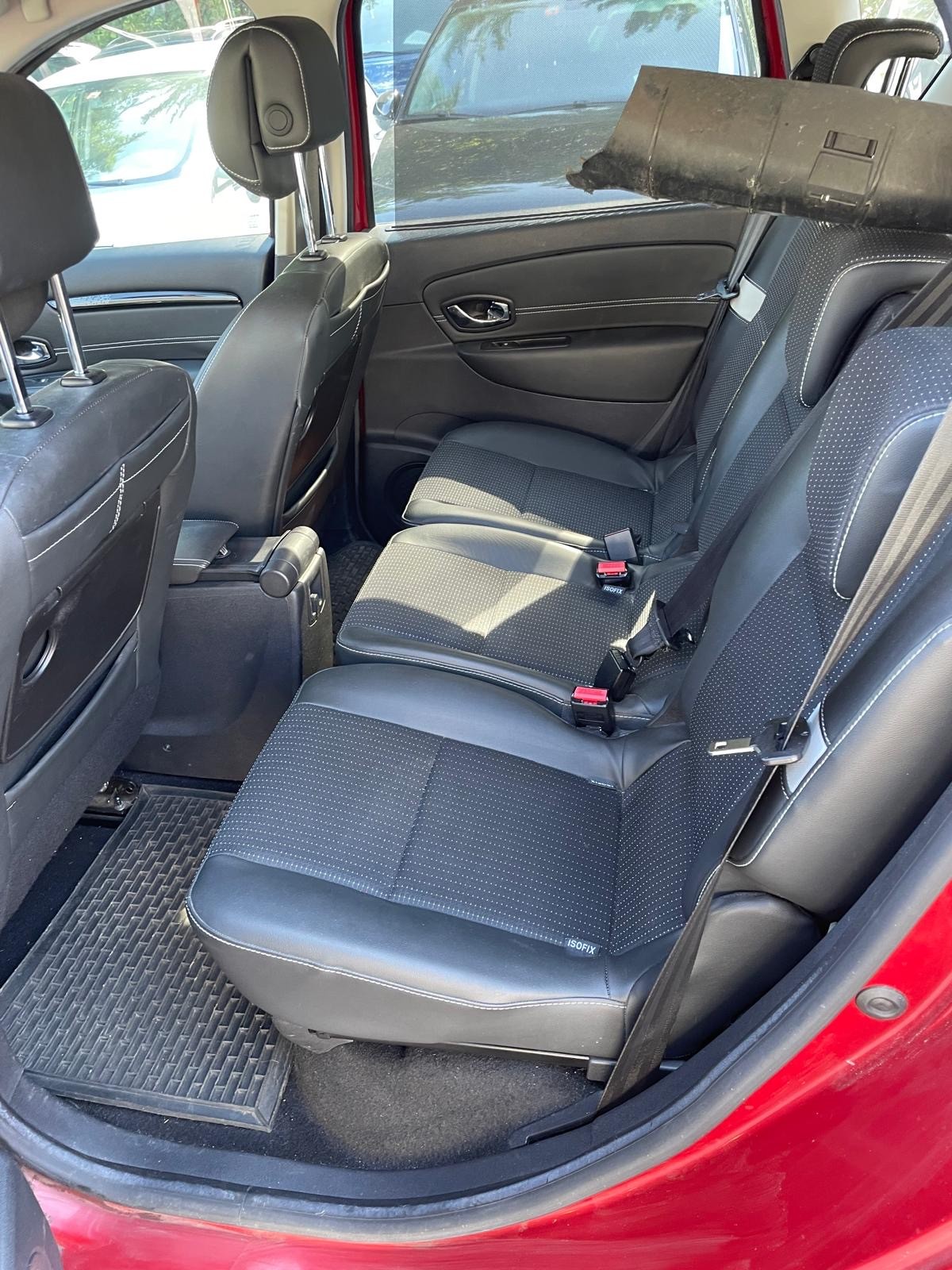 RENAULT Scénic 1.4 16V Turbo Privilège-image-11