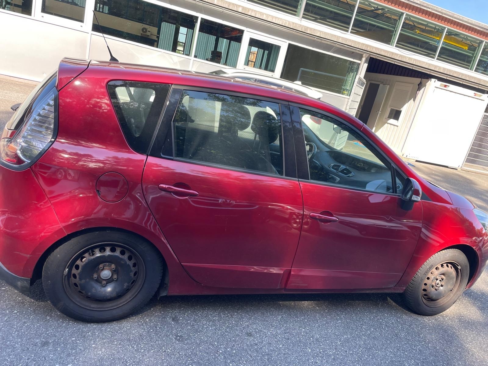 RENAULT Scénic 1.4 16V Turbo Privilège-image-5
