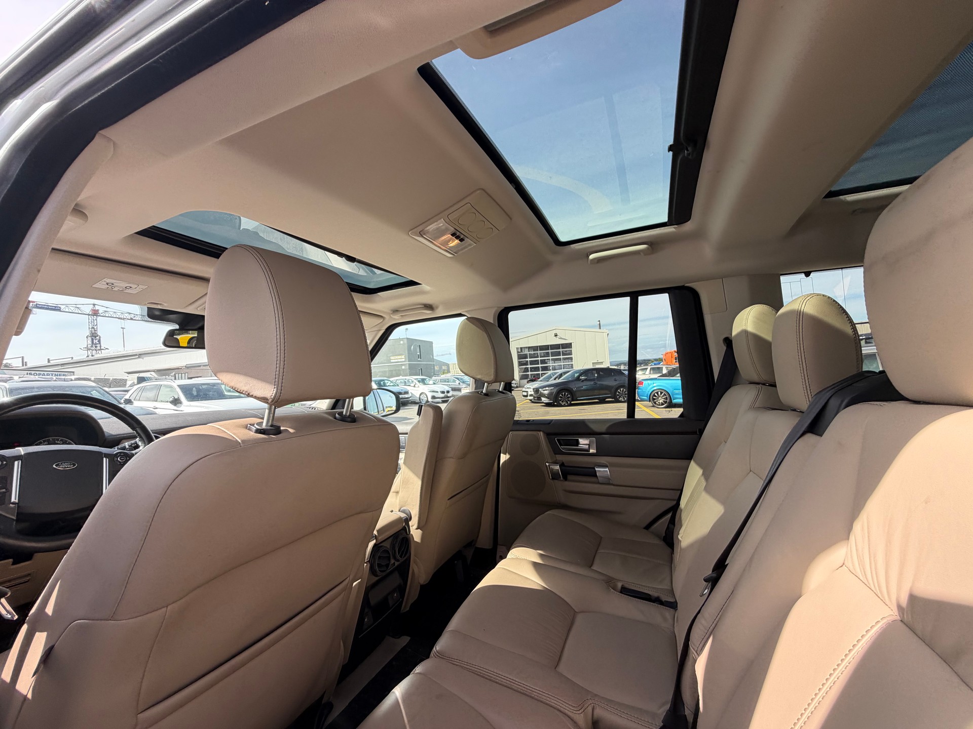 LAND ROVER Discovery 3.0 SDV6 SE Automatic-image-8
