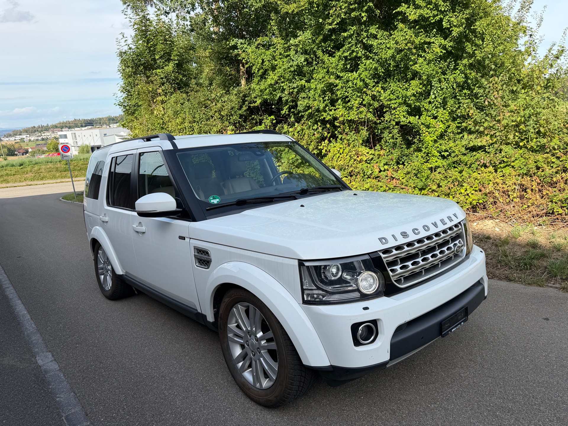 LAND ROVER Discovery 3.0 SDV6 SE Automatic-image-0