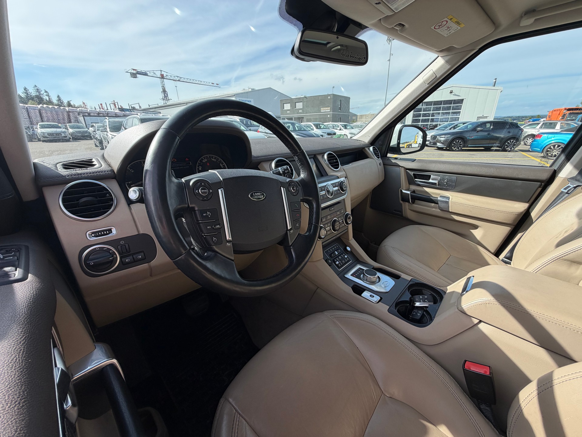 LAND ROVER Discovery 3.0 SDV6 SE Automatic-image-7