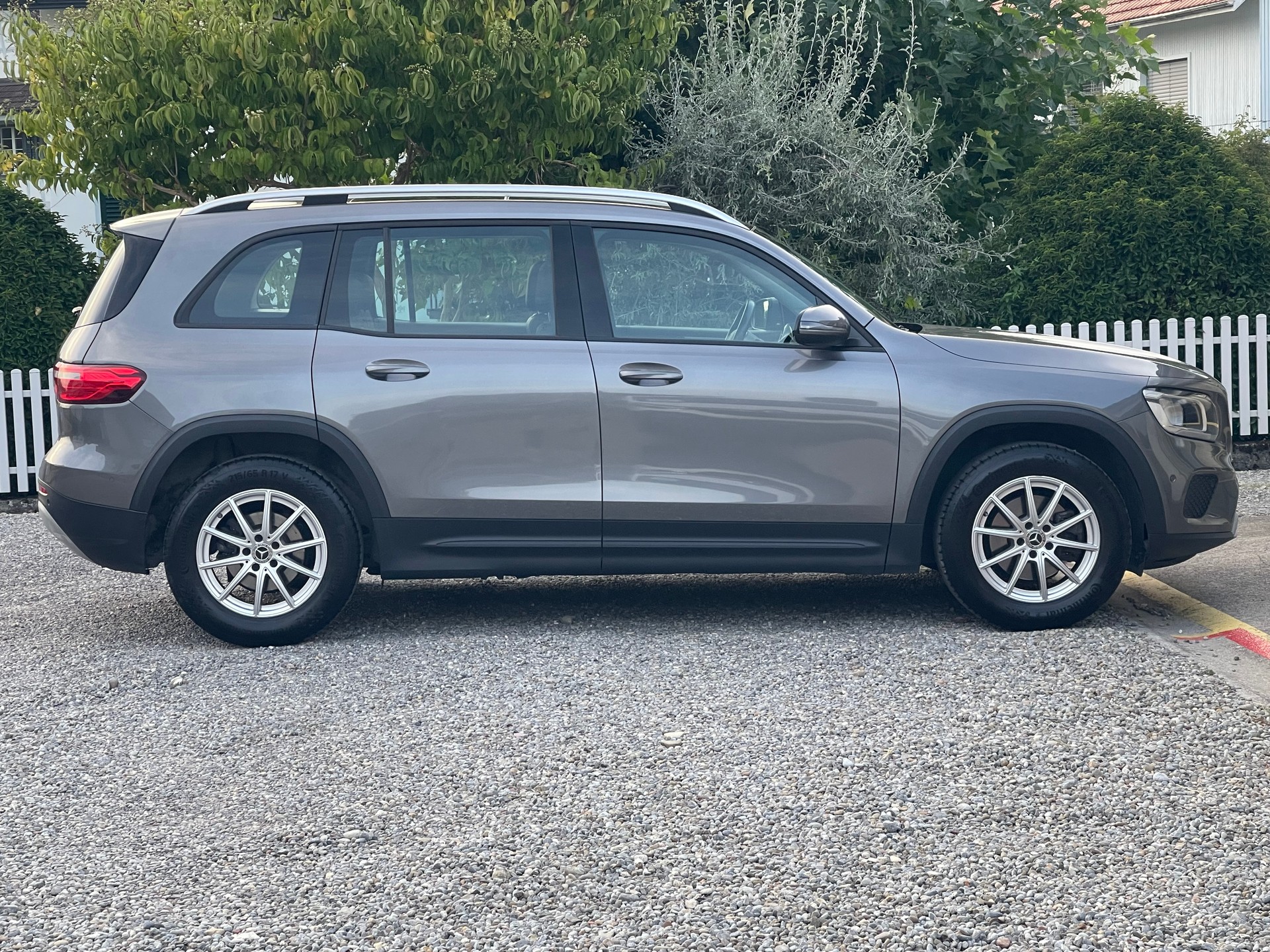 MERCEDES-BENZ GLB 200 7G-Tronic-image-4