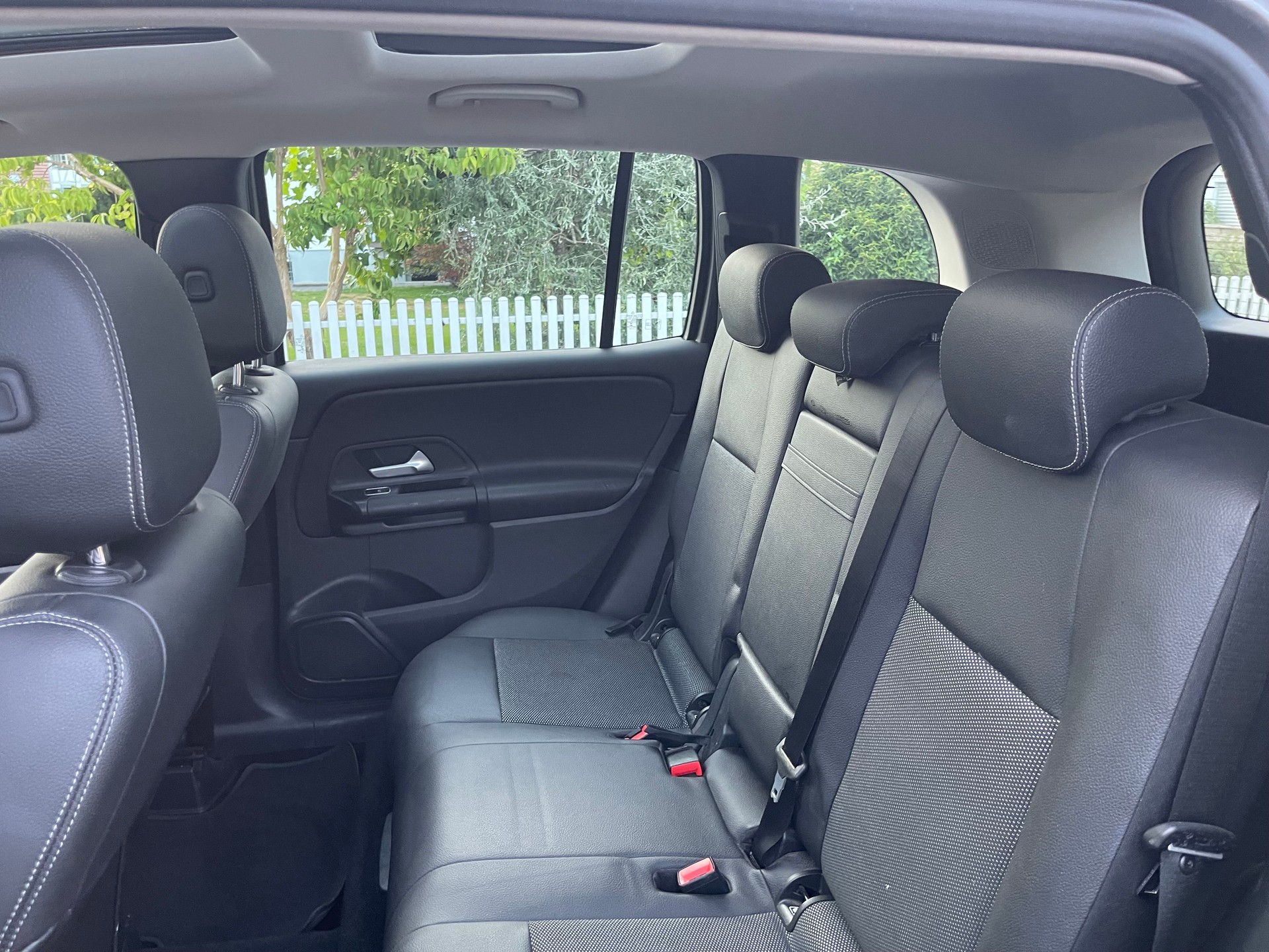 MERCEDES-BENZ GLB 200 7G-Tronic-image-10