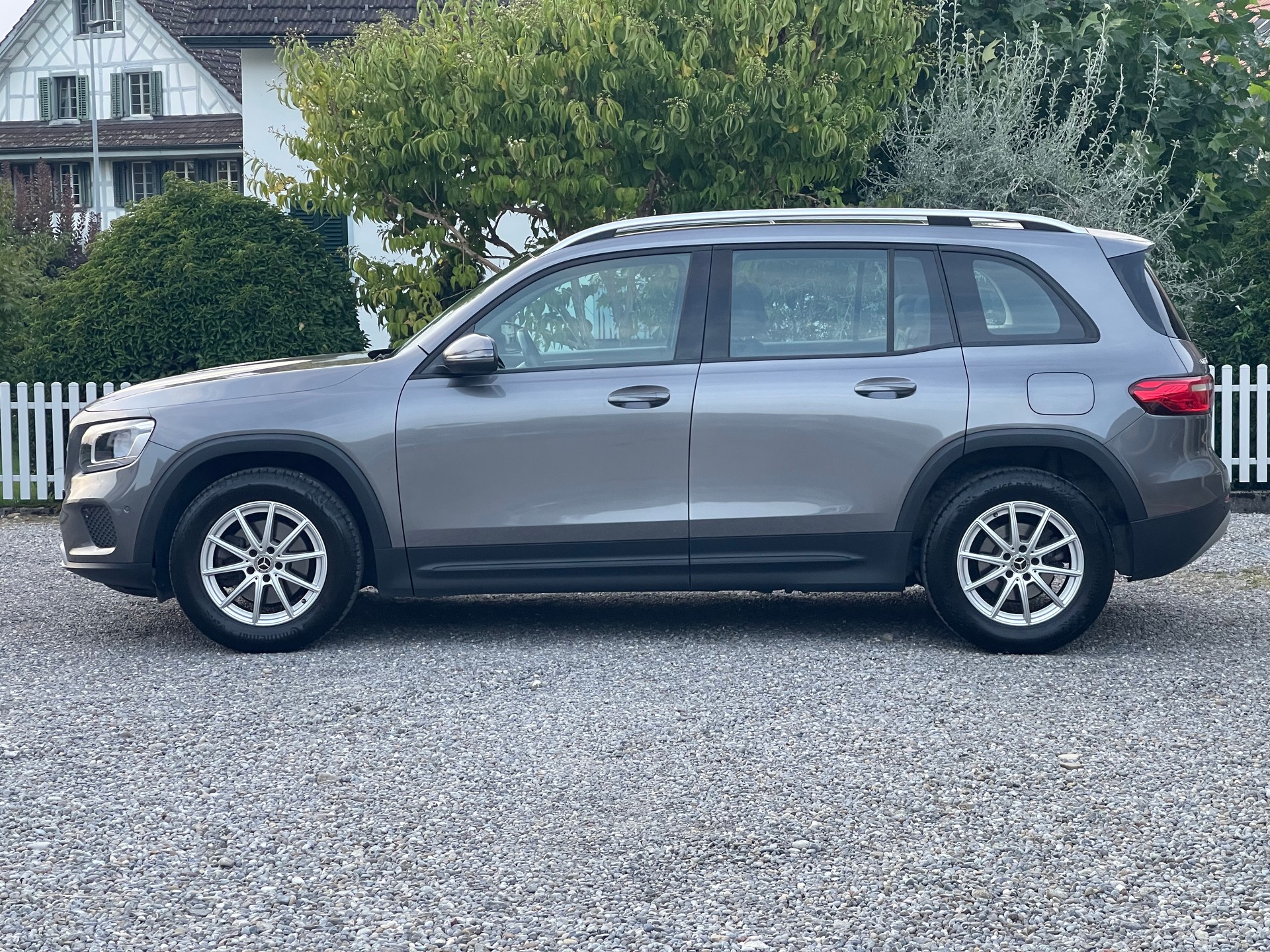 MERCEDES-BENZ GLB 200 7G-Tronic-image-3