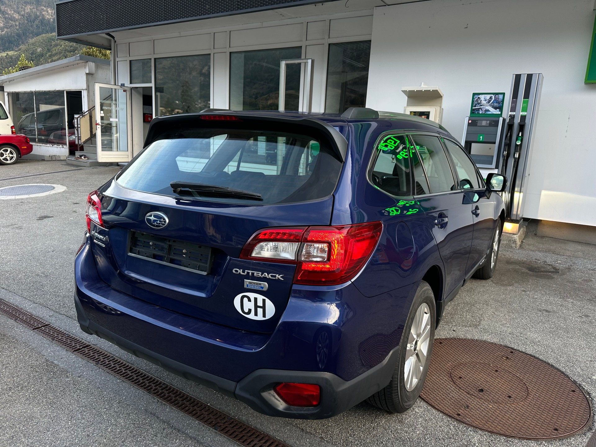 SUBARU Outback 2.0D Swiss AWD Lineartronic-image-2