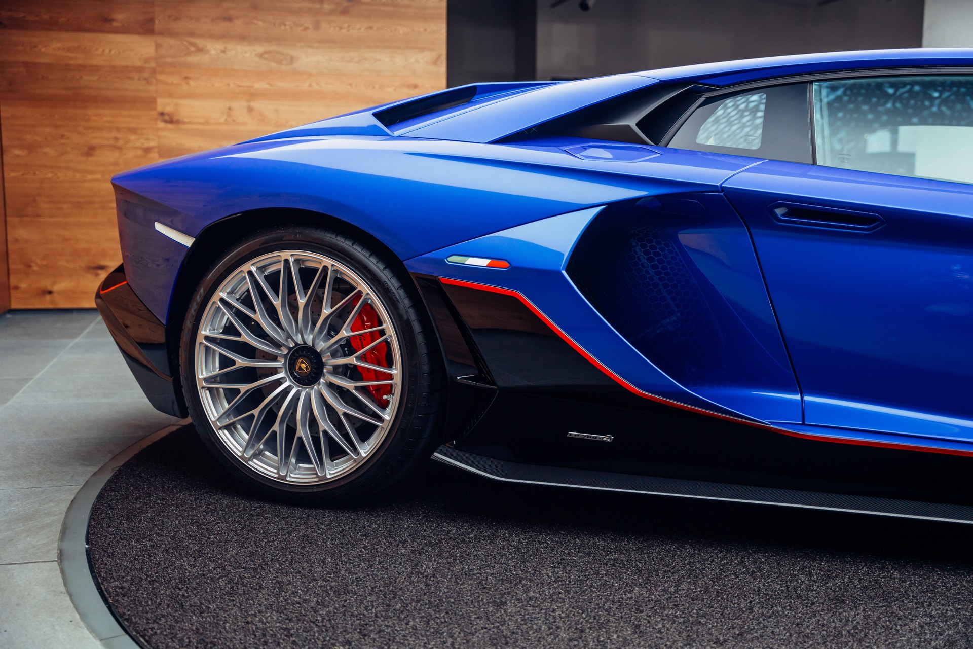 LAMBORGHINI Aventador LP780-4 Coupé E-Gear Ultimae-image-24