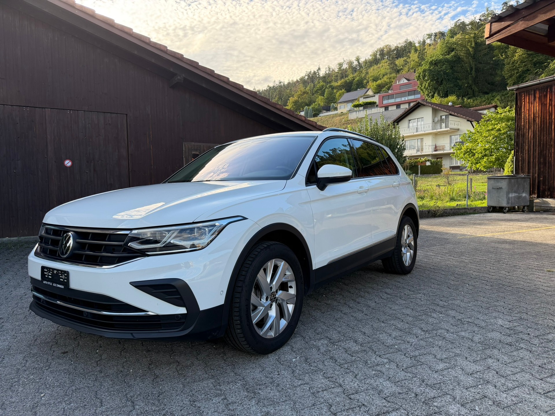 VW Tiguan 2.0TSI Life 4Motion DSG-image-0