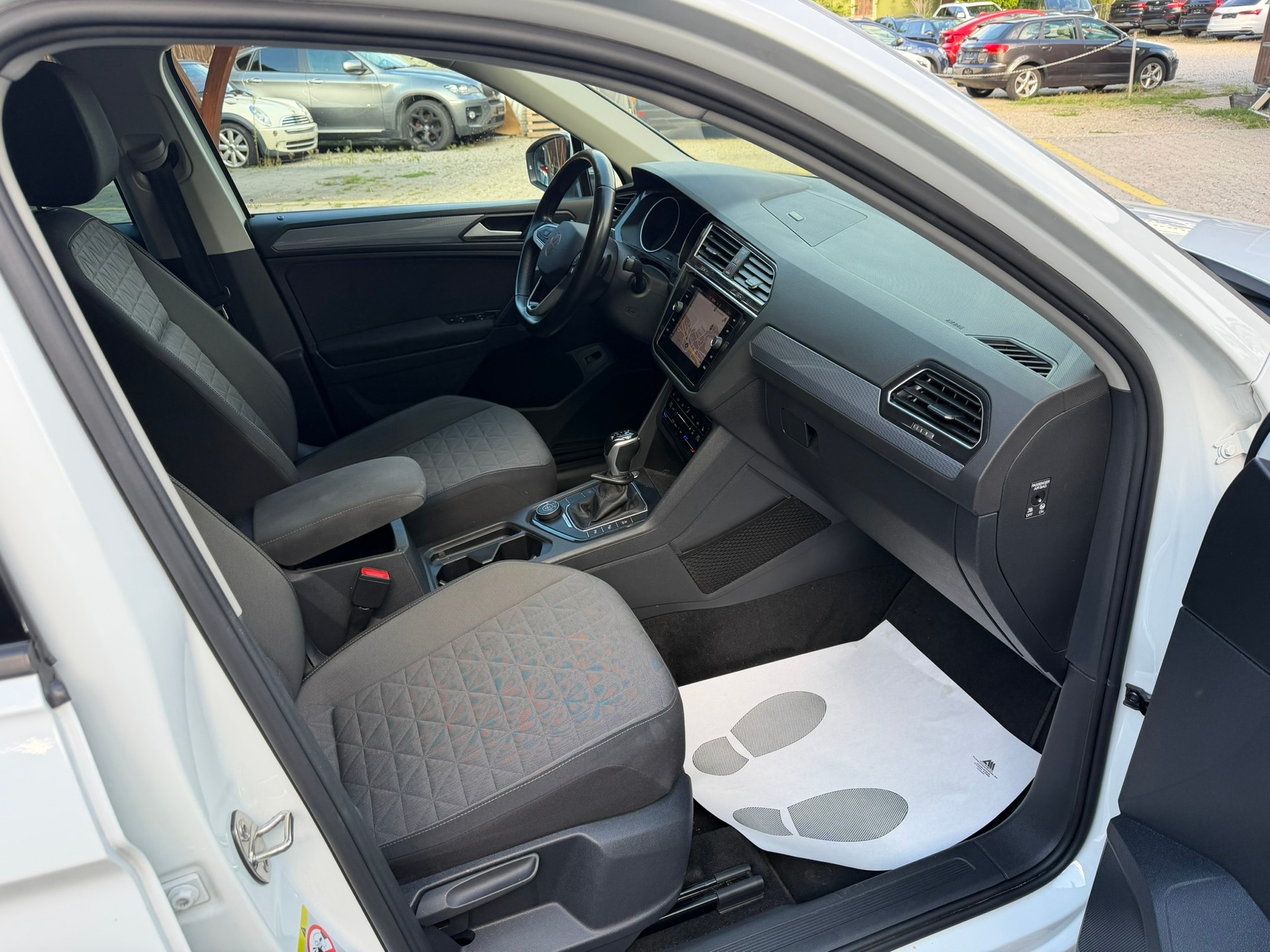 VW Tiguan 2.0TSI Life 4Motion DSG-image-8