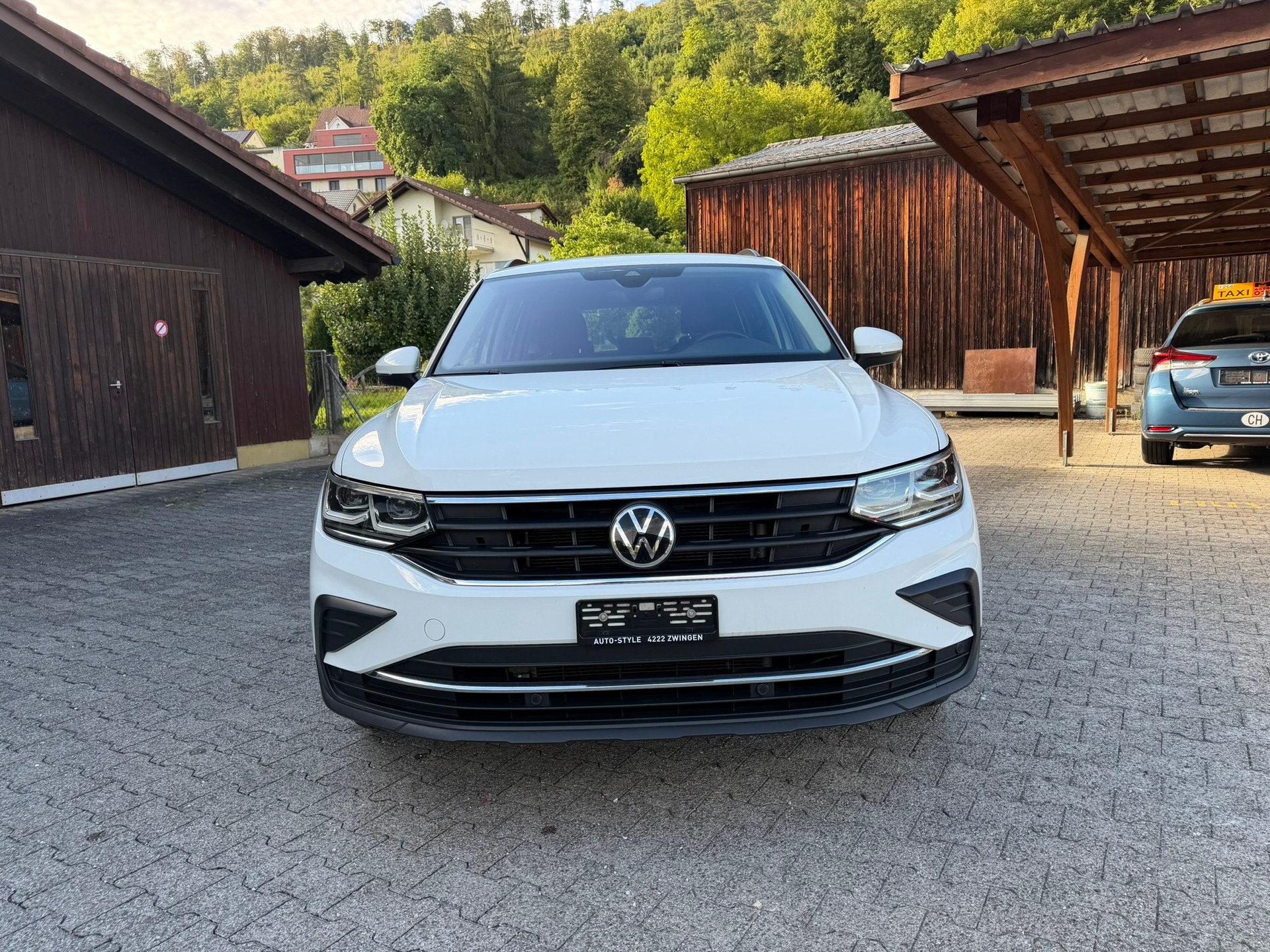 VW Tiguan 2.0TSI Life 4Motion DSG-image-1