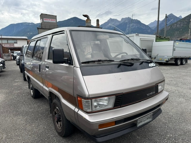 TOYOTA Model-F 2.2 Wagon GL 4x4-image-12