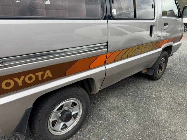 TOYOTA Model-F 2.2 Wagon GL 4x4-image-6