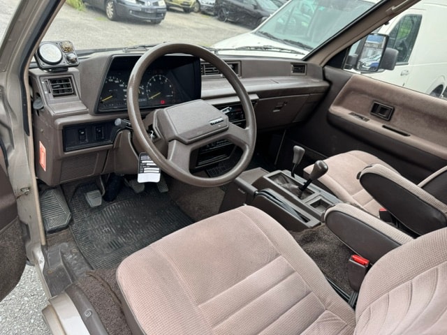 TOYOTA Model-F 2.2 Wagon GL 4x4-image-2