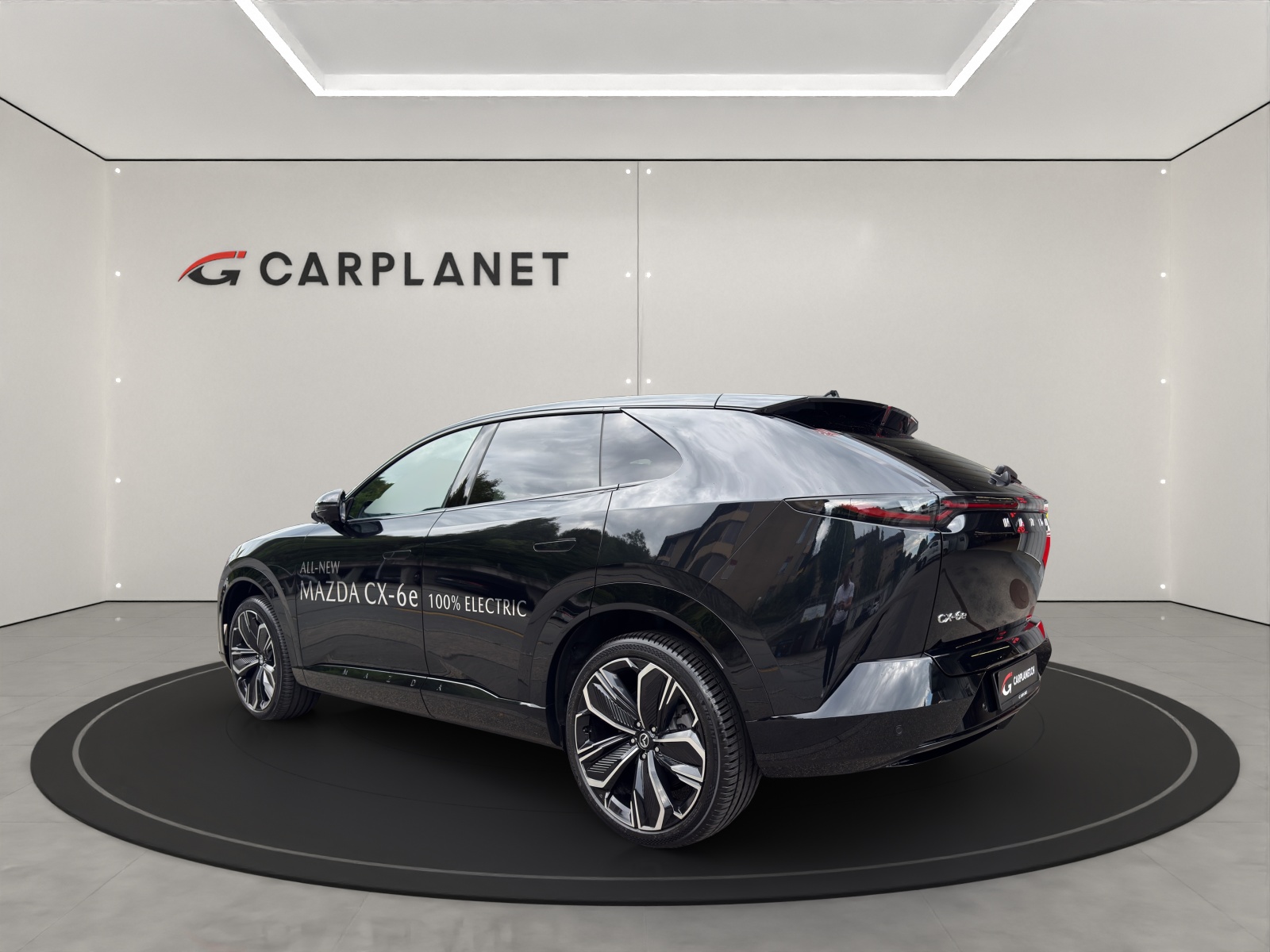 MAZDA CX-6e Takumi-showroom-element-2