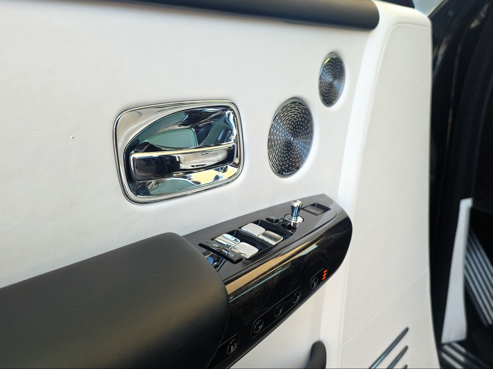 ROLLS-ROYCE Phantom 6.7 V12-image-13