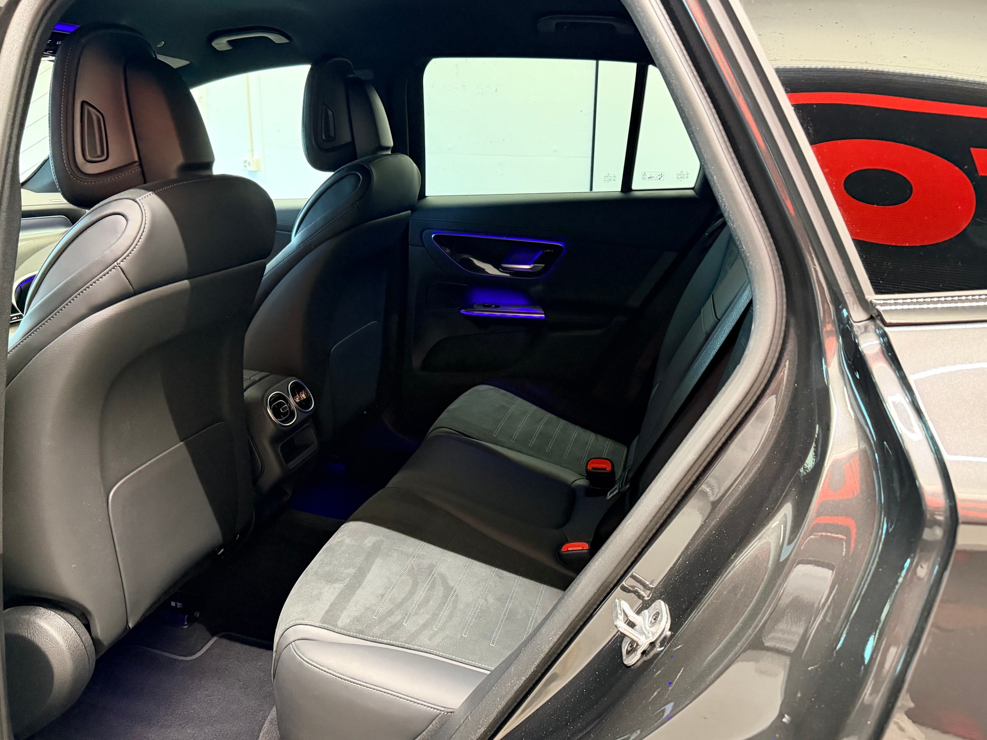 MERCEDES-BENZ GLC 300 d AMG 4Matic 9G-Tronic-image-14