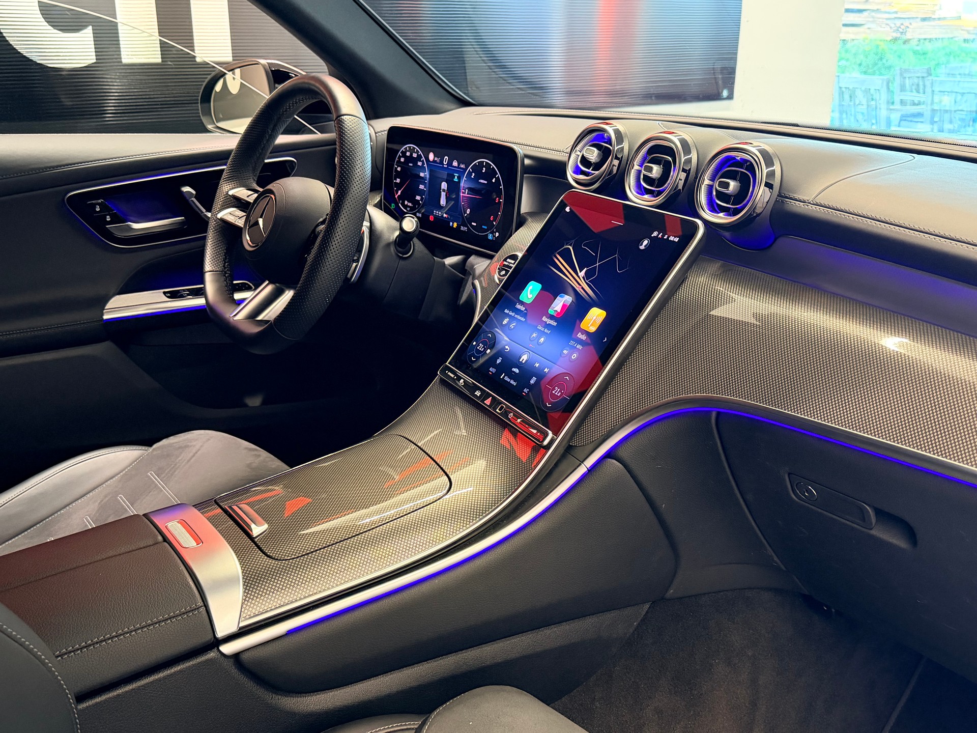 MERCEDES-BENZ GLC 300 d AMG 4Matic 9G-Tronic-image-17