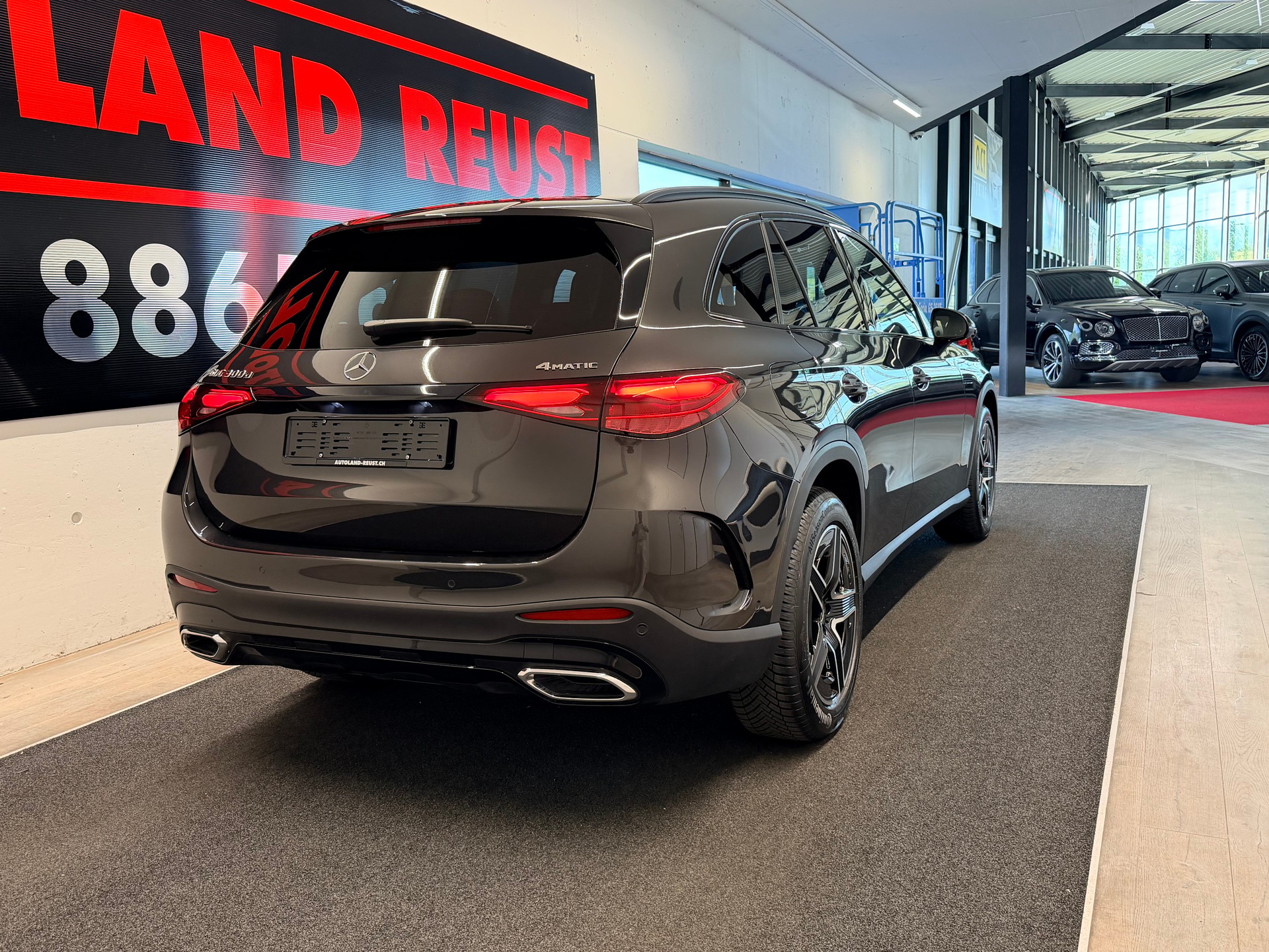 MERCEDES-BENZ GLC 300 d AMG 4Matic 9G-Tronic-image-5