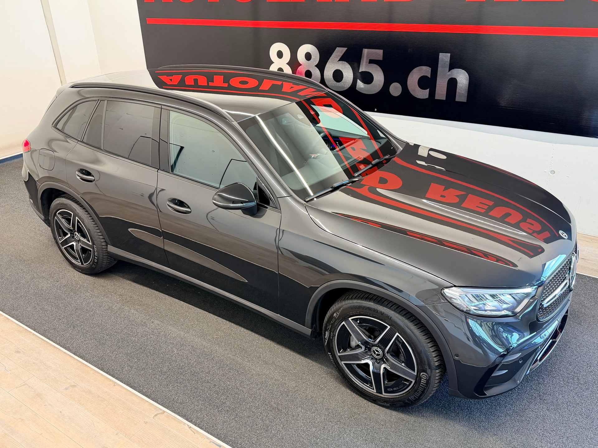 MERCEDES-BENZ GLC 300 d AMG 4Matic 9G-Tronic-showroom-element-3