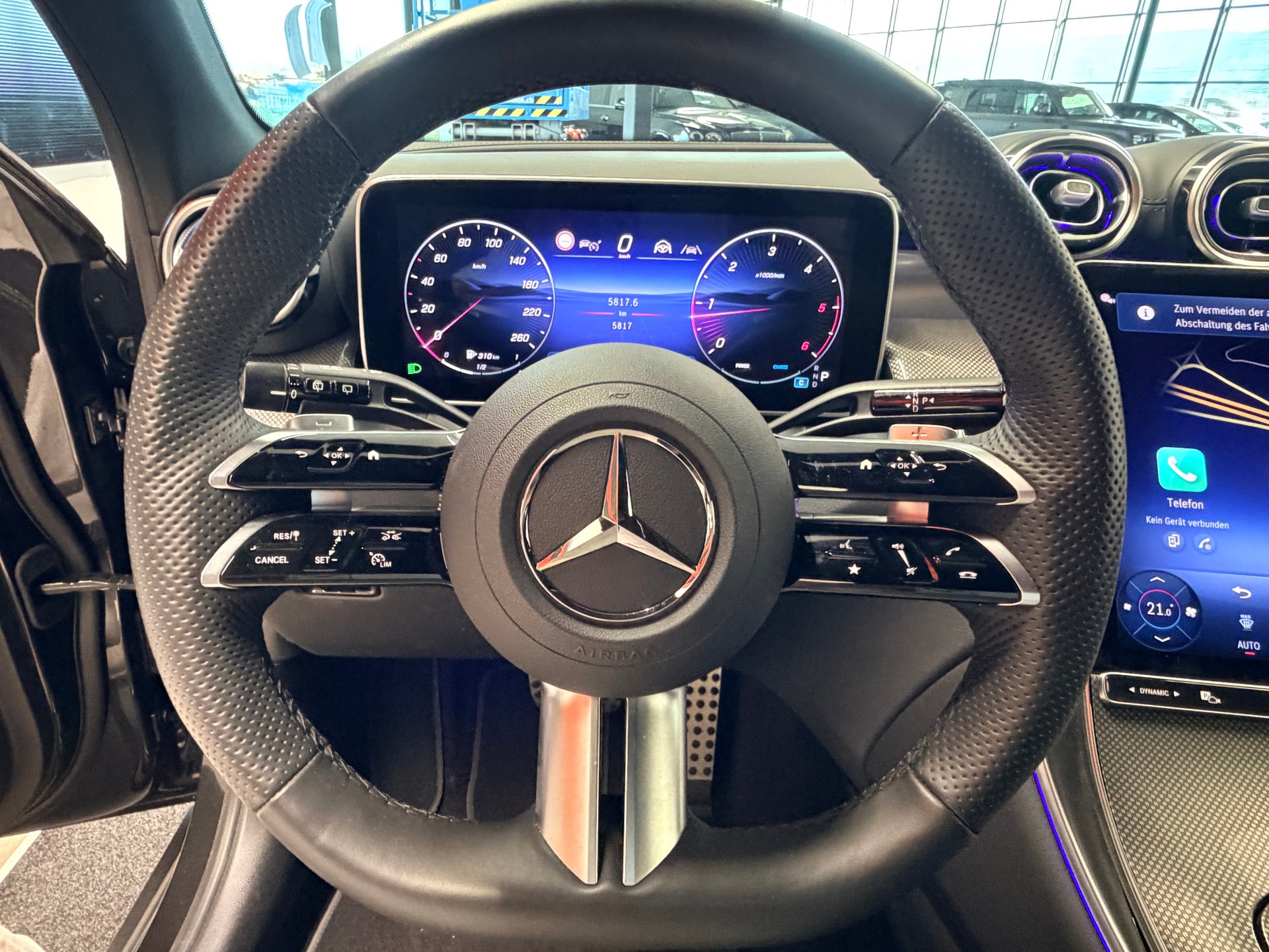 MERCEDES-BENZ GLC 300 d AMG 4Matic 9G-Tronic-image-23