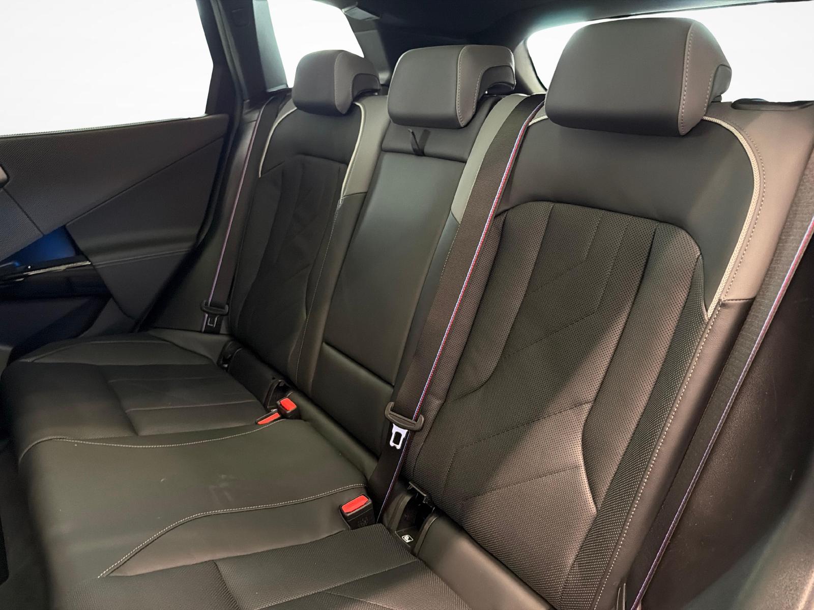BMW X3 M50i-image-10