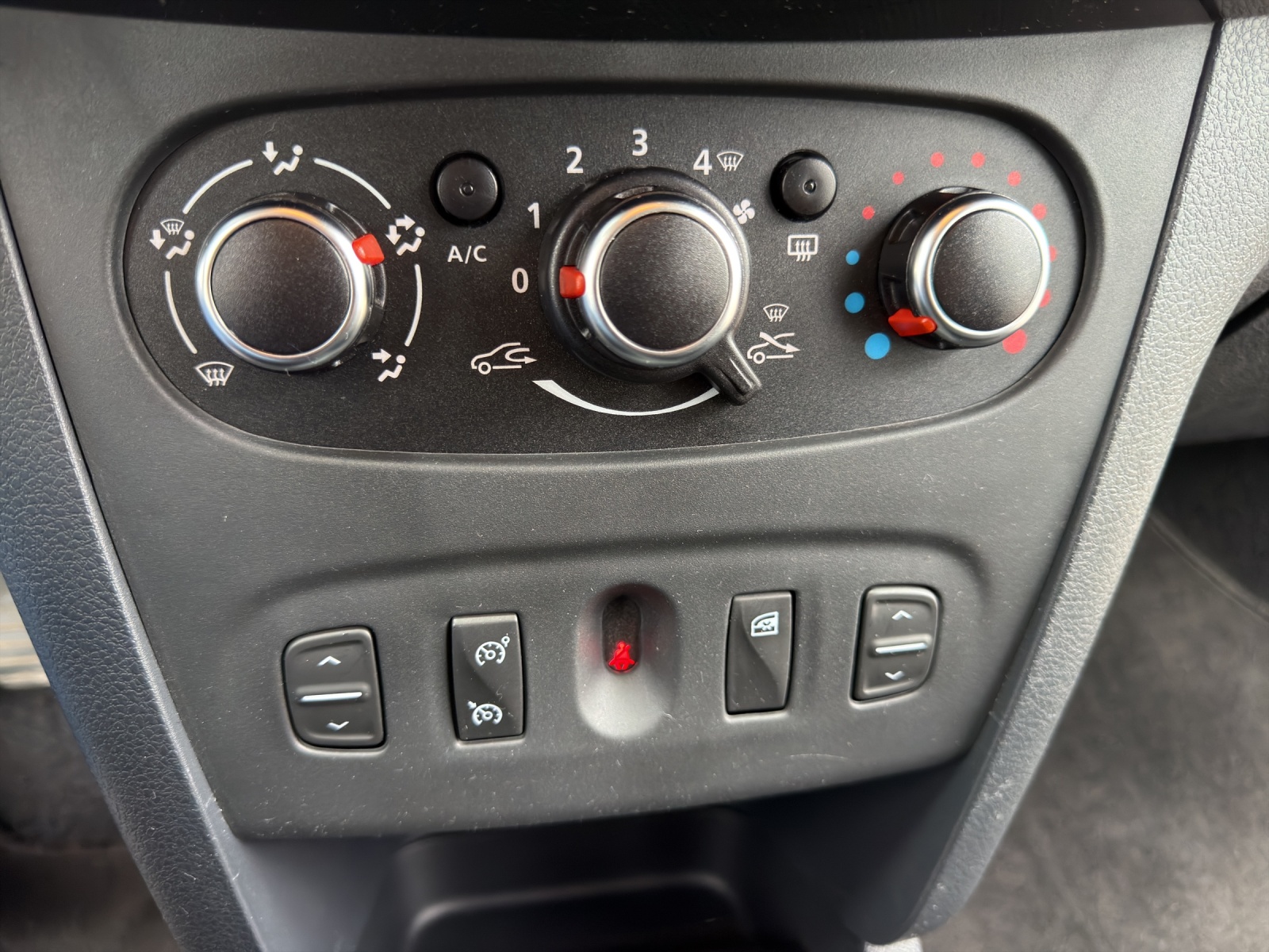 DACIA Sandero 1.0 Comfort-image-14