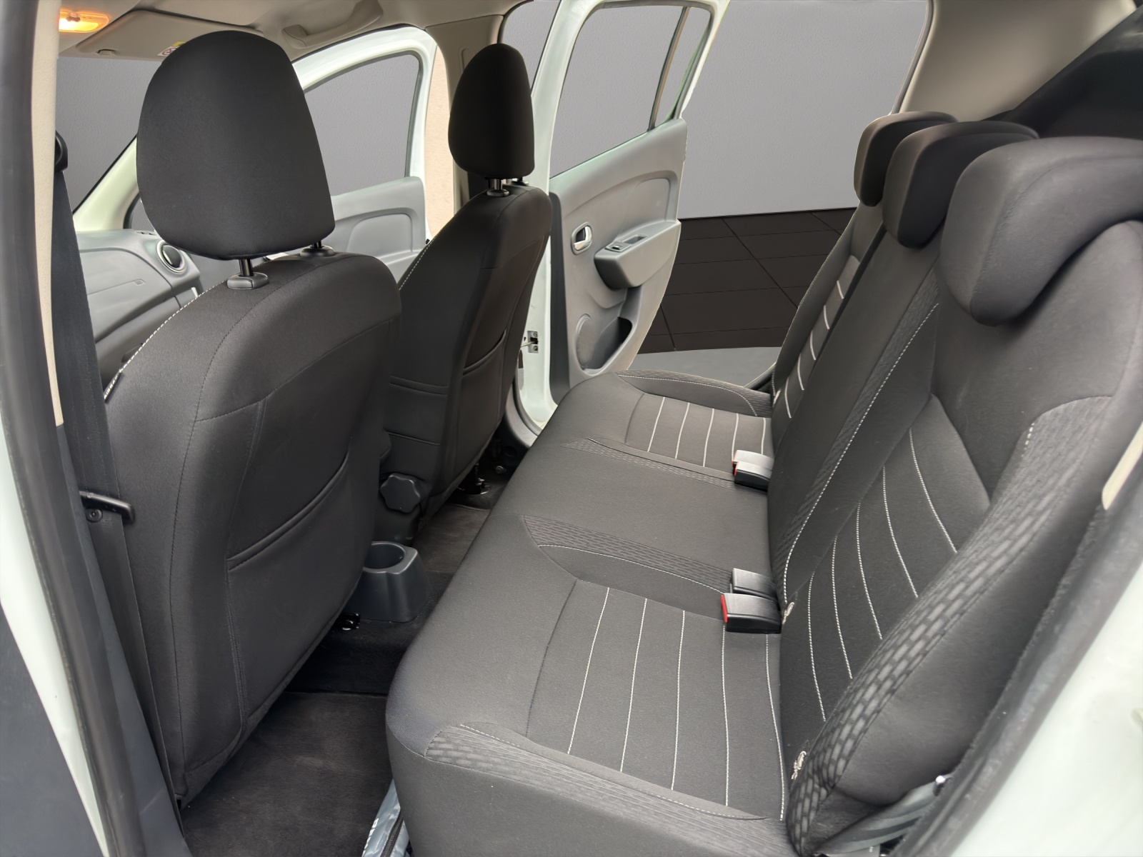 DACIA Sandero 1.0 Comfort-image-12