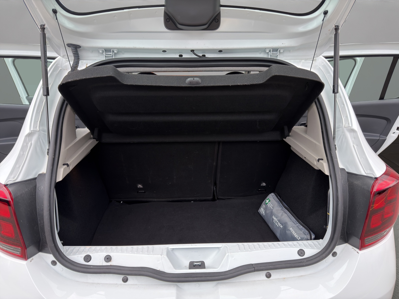 DACIA Sandero 1.0 Comfort-image-18