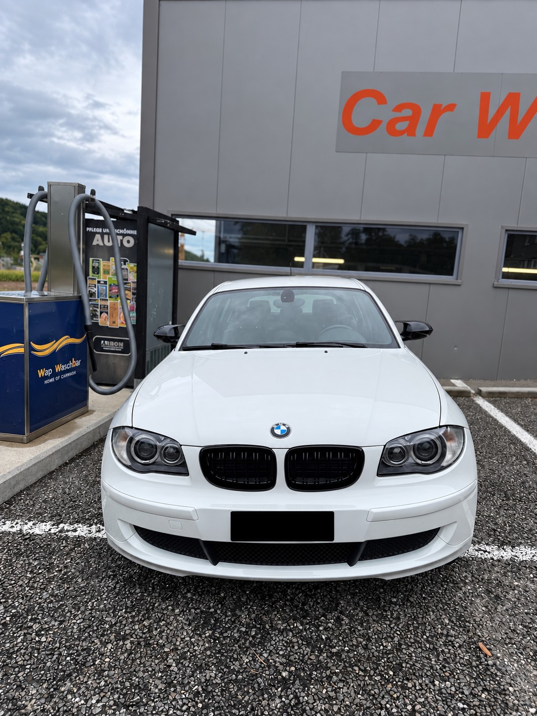 BMW 116i-image-0