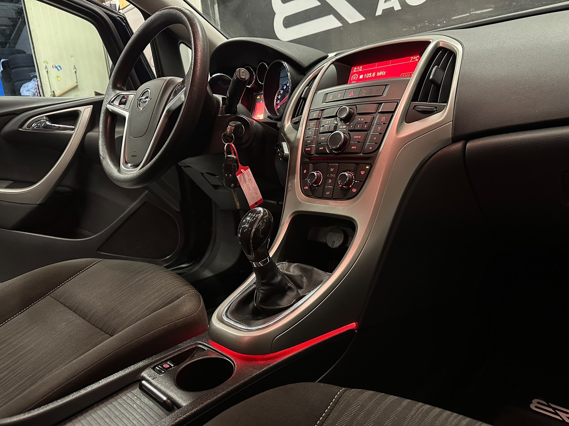 OPEL Astra 1.6i 16V Enjoy-image-10