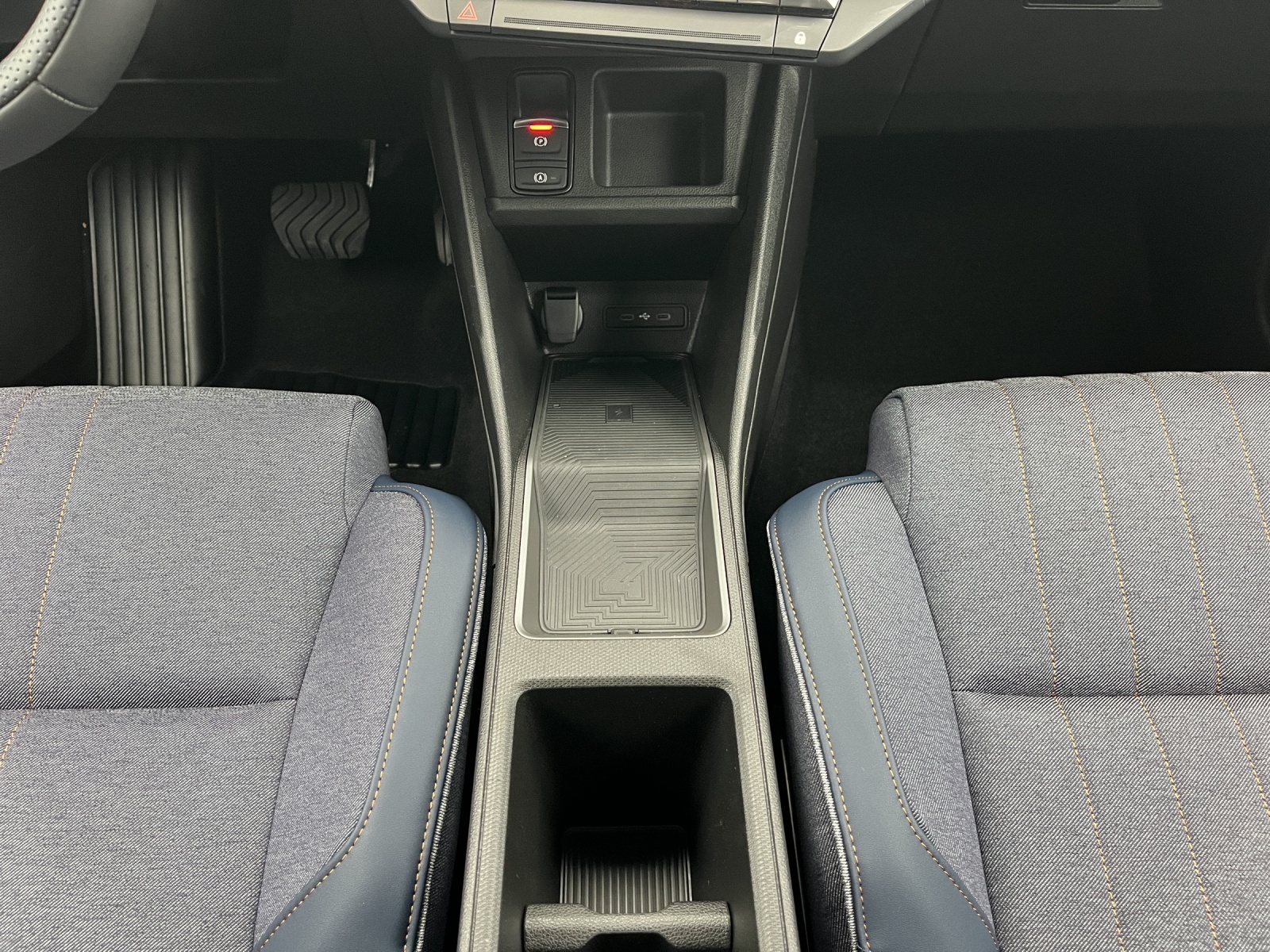 RENAULT R4 E-Tech Comfort Range plein sud techno-image-13