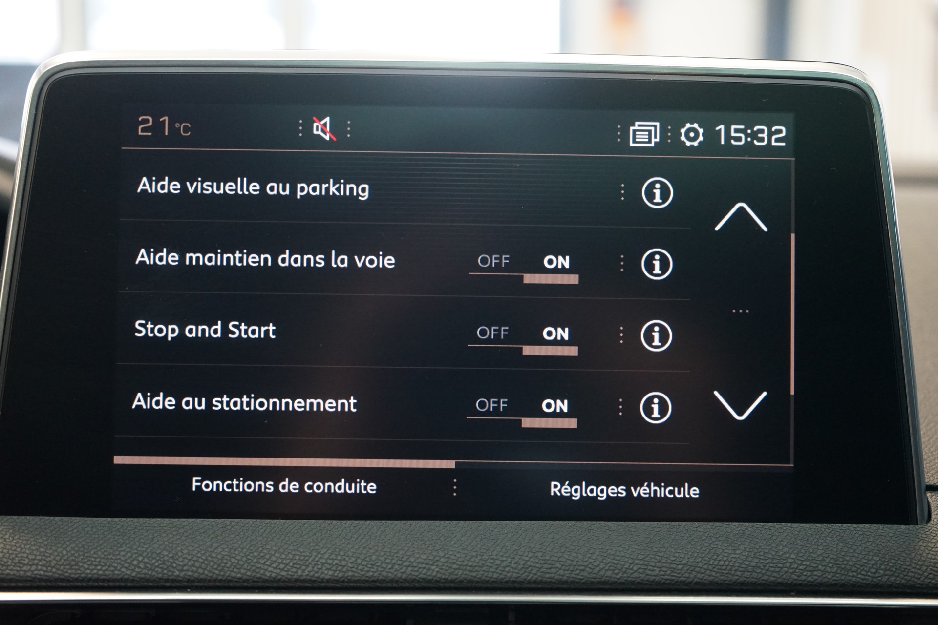 PEUGEOT 5008 2.0 BlueHDi GT EAT-image-18