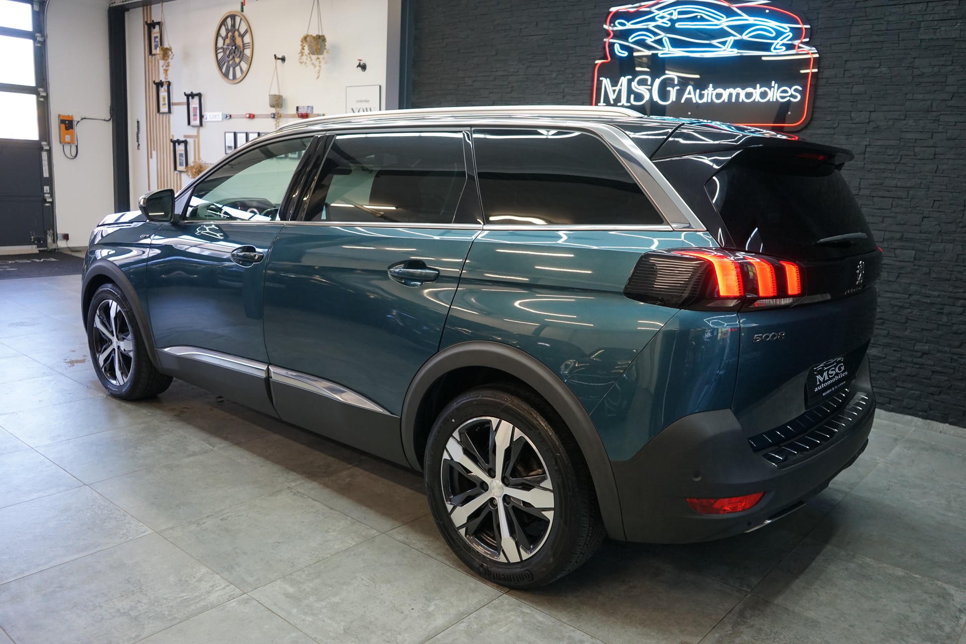 PEUGEOT 5008 2.0 BlueHDi GT EAT-image-2