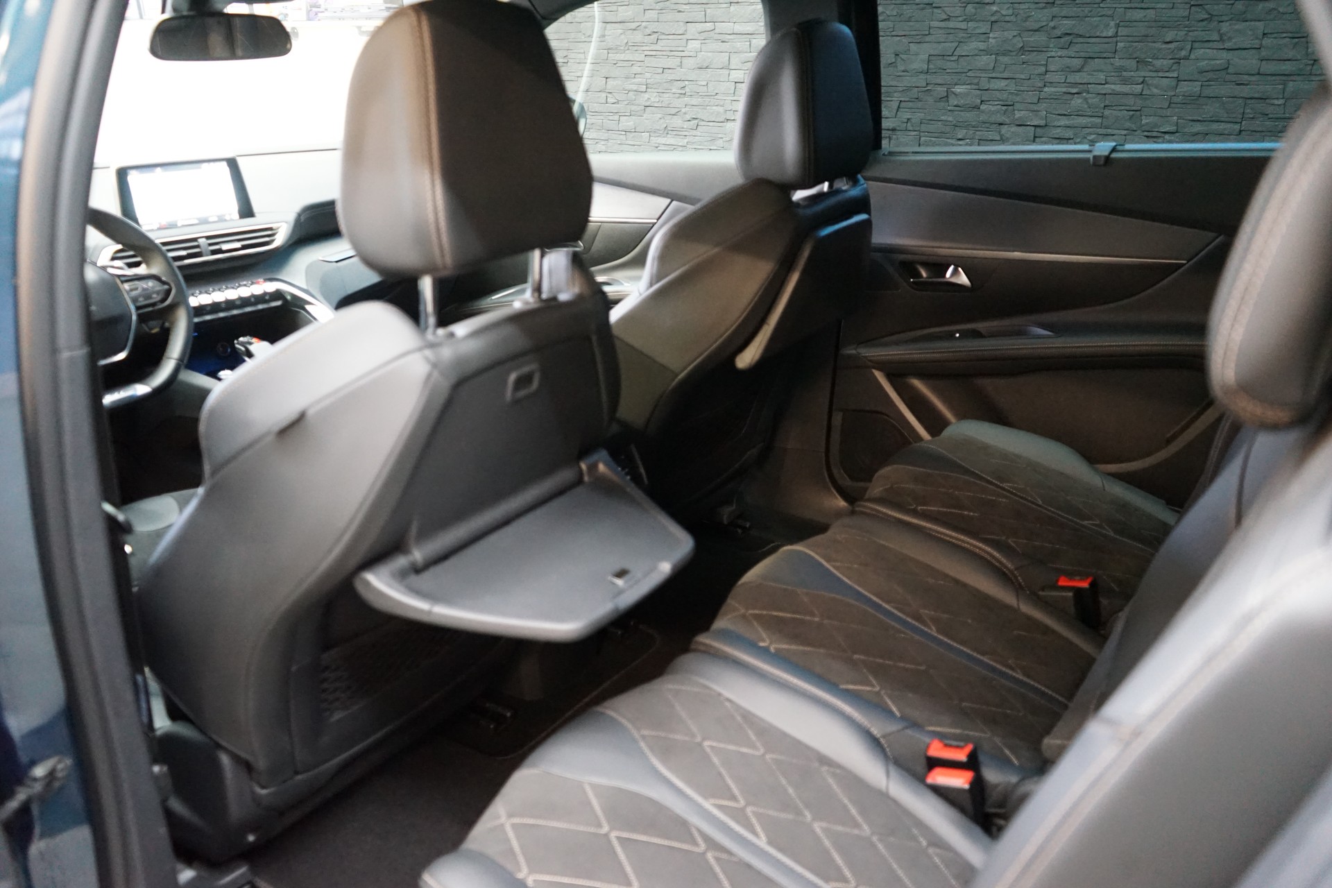 PEUGEOT 5008 2.0 BlueHDi GT EAT-image-28